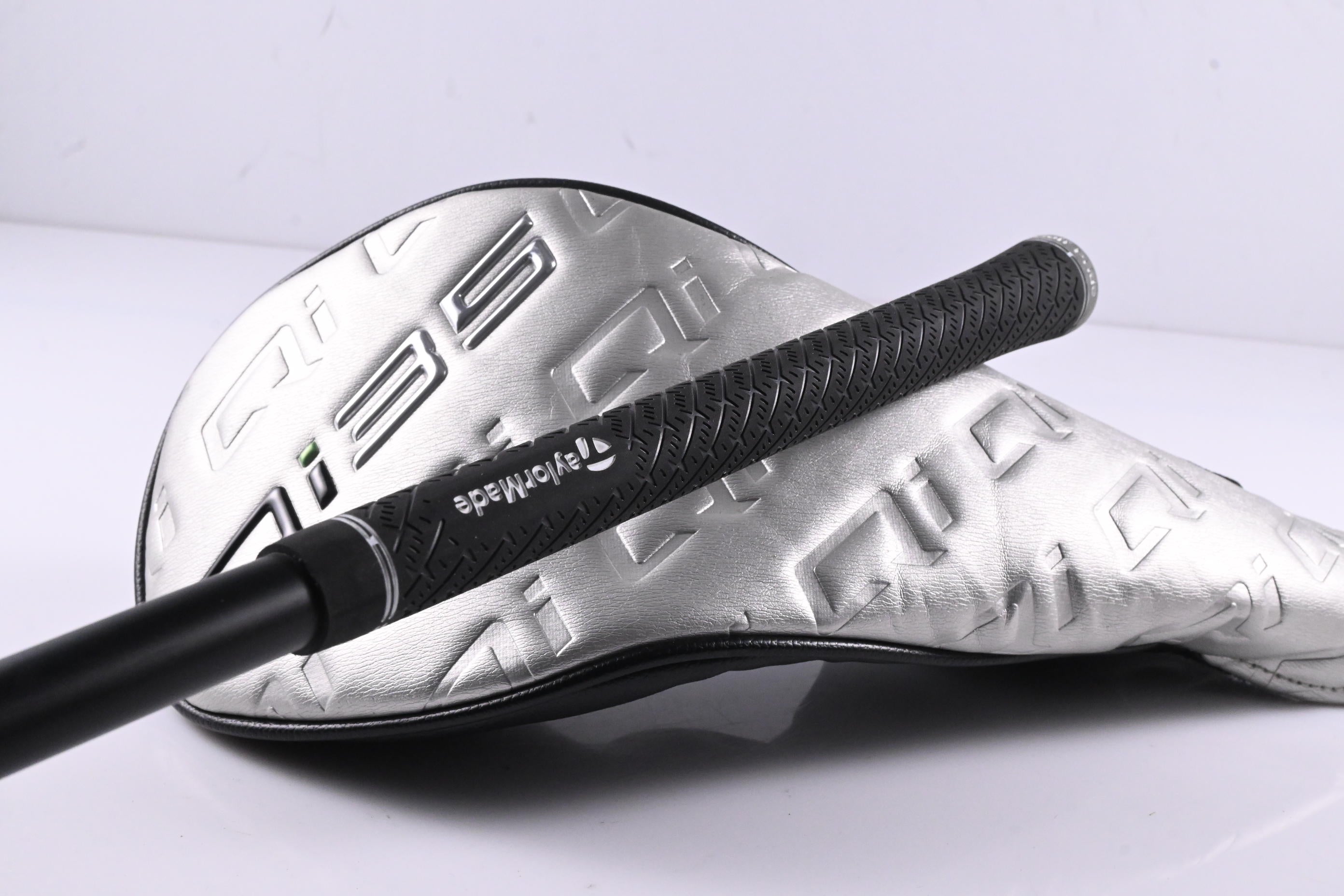 Taylormade Qi35 Driver / 10.5 Degree / Senior Flex Fujikura Air Speeder 50 Shaft