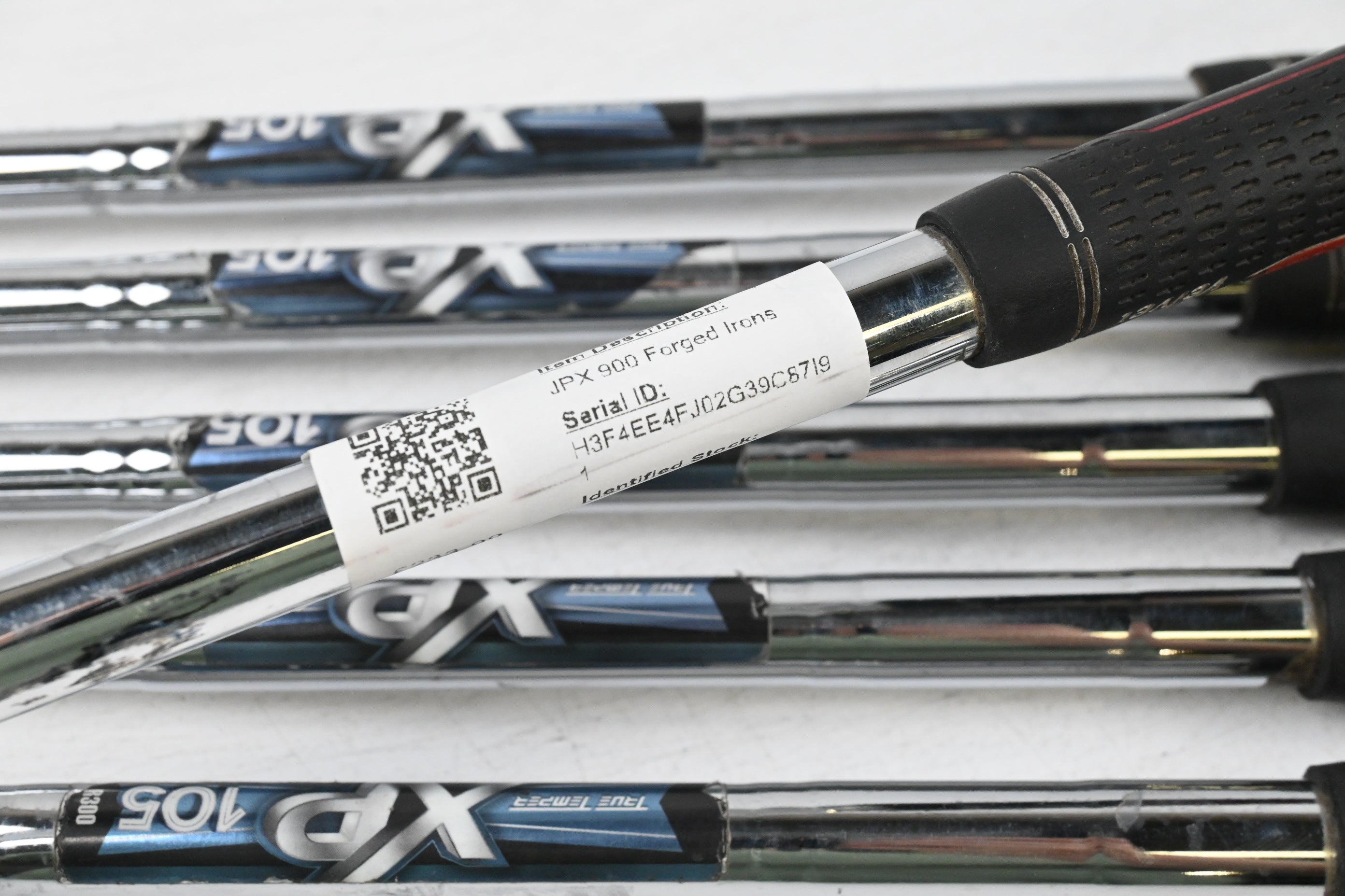 Left Hand Mizuno JPX 900 Forged Irons / 5-PW / Regular Flex XP 105 R300 Shafts