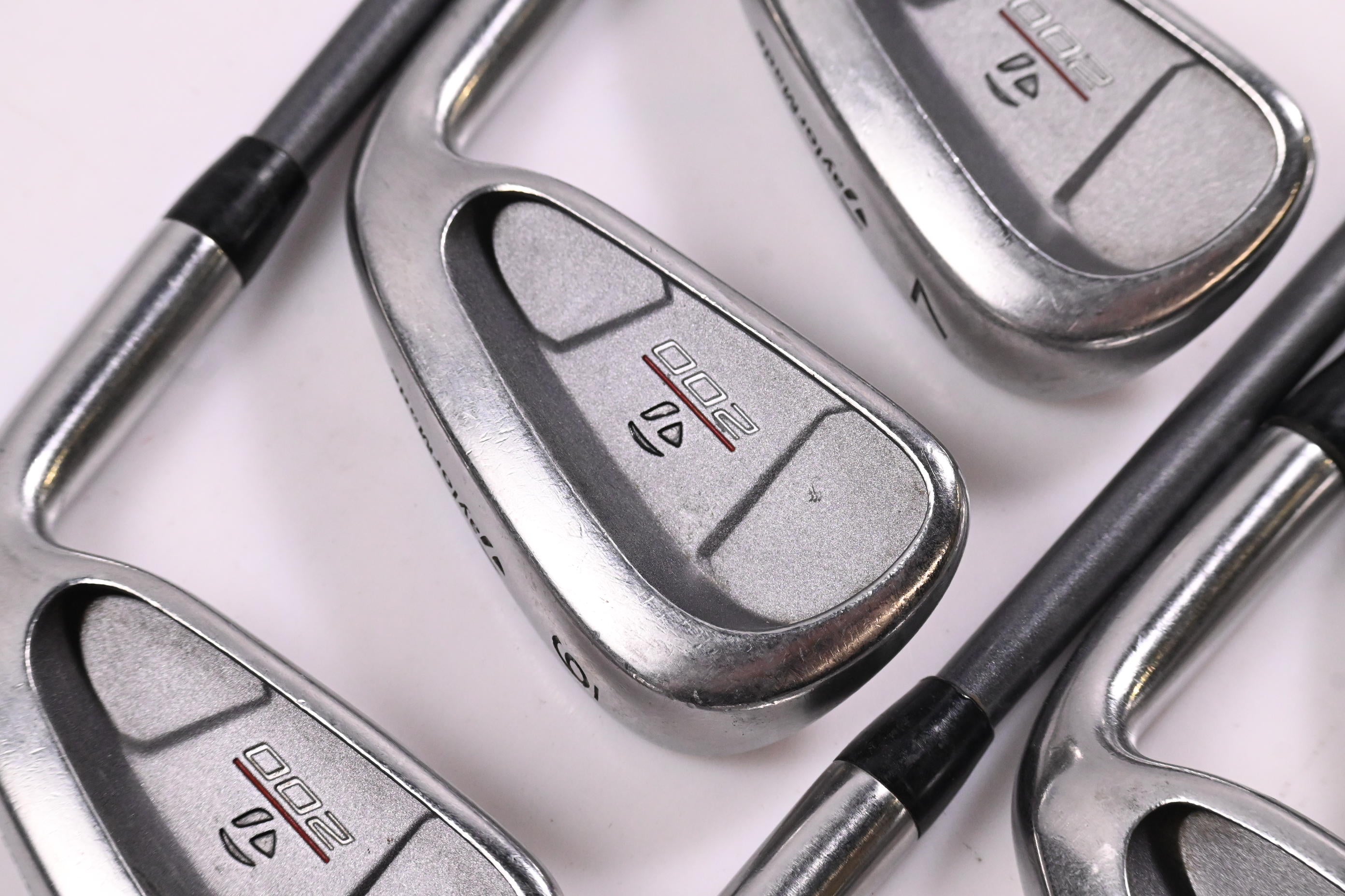 Taylormade 200 Steel Irons / 5-PW / Regular Flex Taylormade 80 Shafts