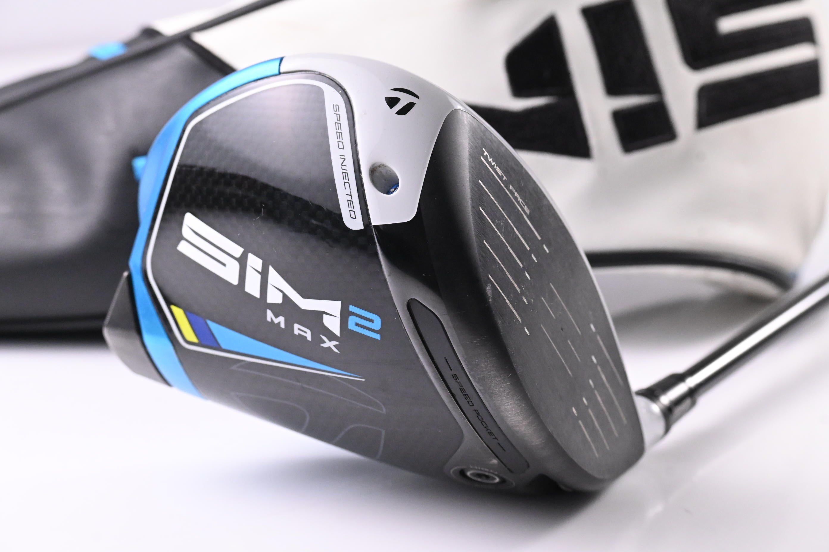 Taylormade SIM2 Max Driver / 10.5 Degree / Stiff Flex Crossfire 60 Shaft