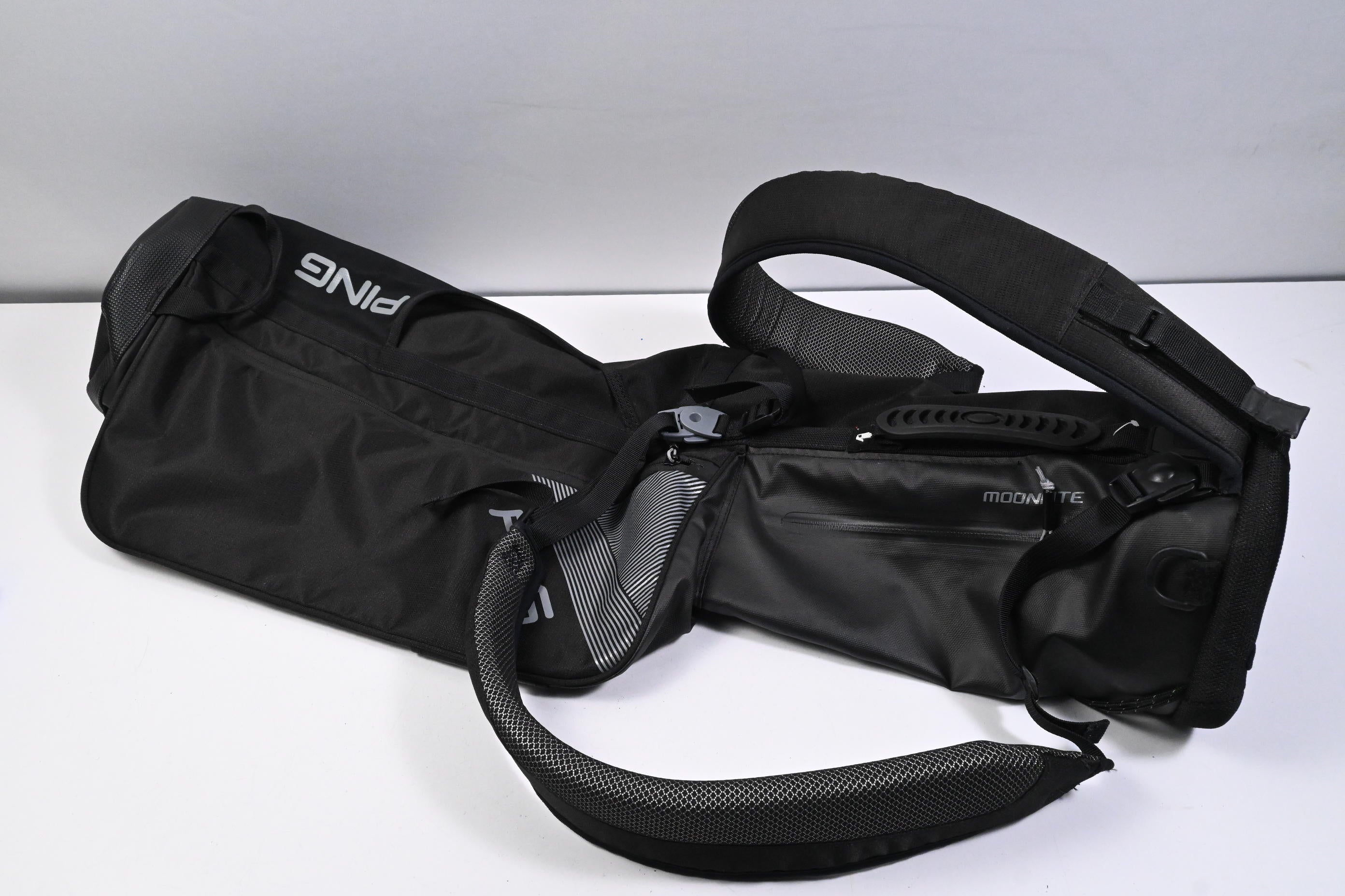 Ping Moonlite Pencil Bag / 2-Way Divider / Black & Grey