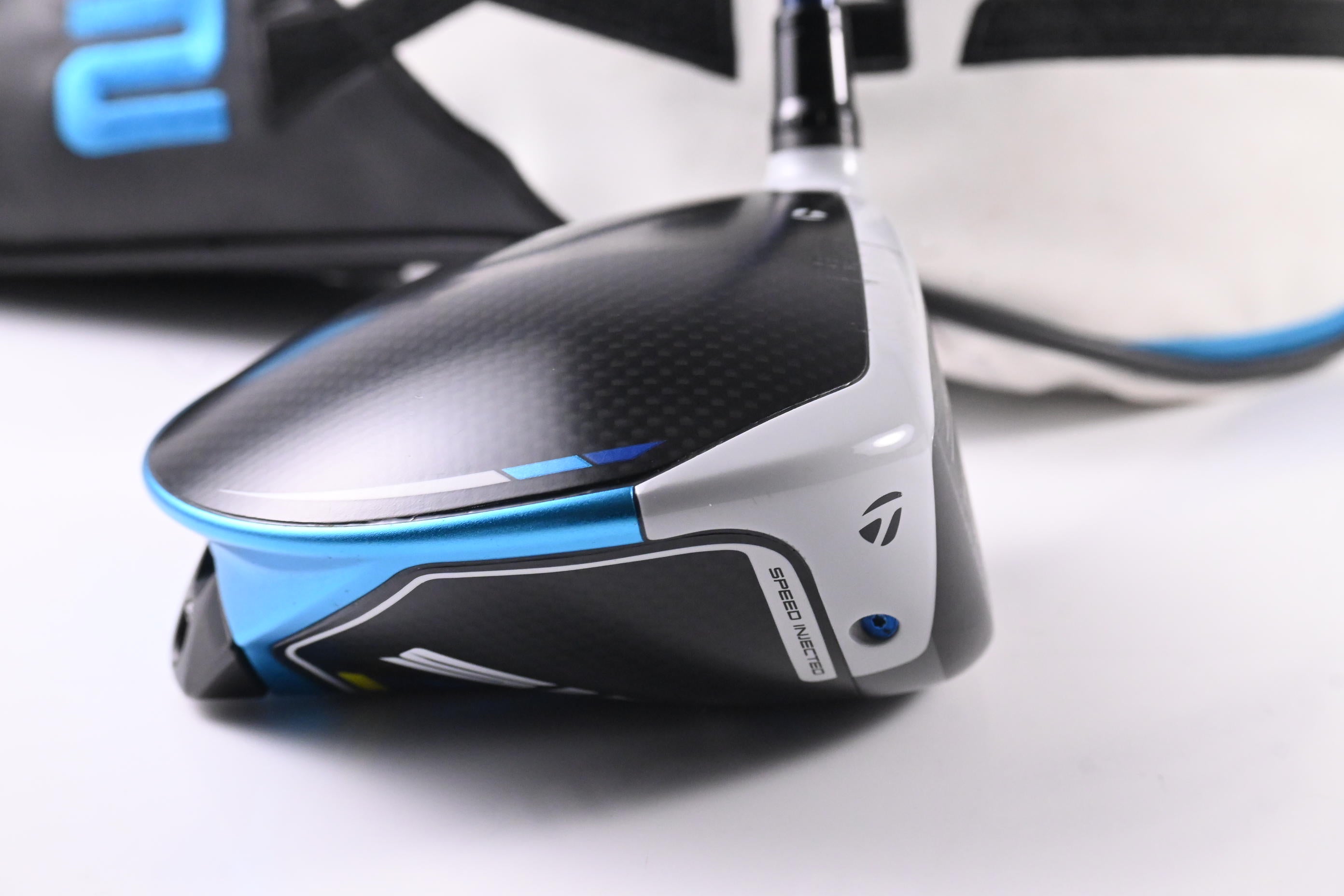 Taylormade SIM2 Max Driver / 10.5 Degree / Stiff Flex Ventus Blue 5 Shaft