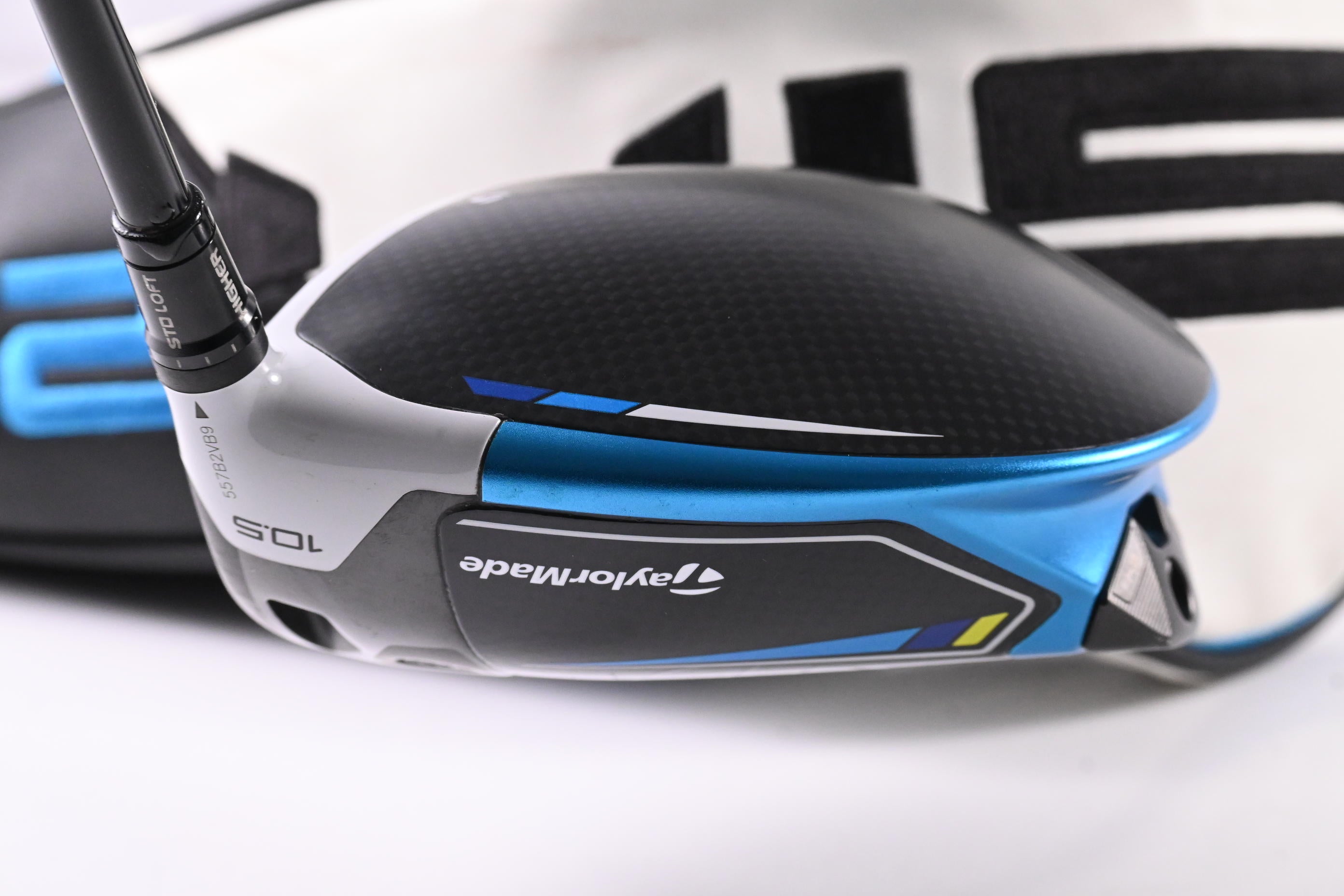 Taylormade SIM2 Max Driver / 10.5 Degree / Stiff Flex Crossfire 60 Shaft