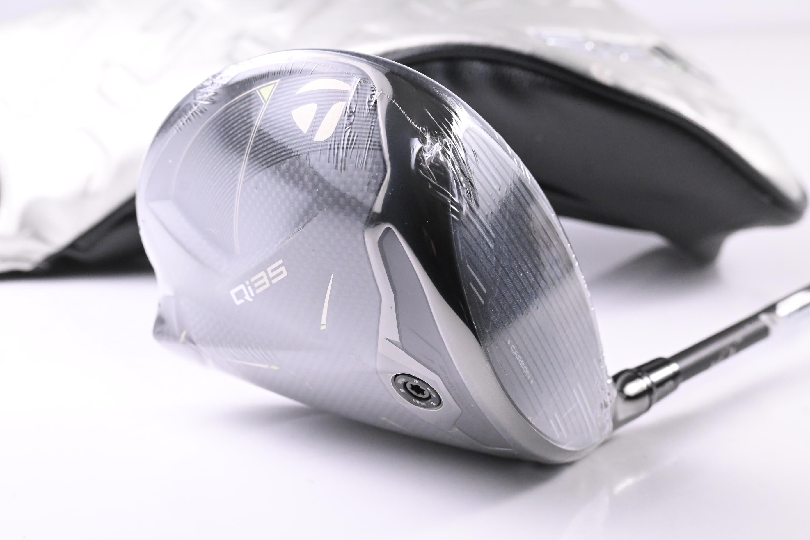 Taylormade Qi35 Driver / 10.5 Degree / Regular Flex Ventus Blue 5 Shaft