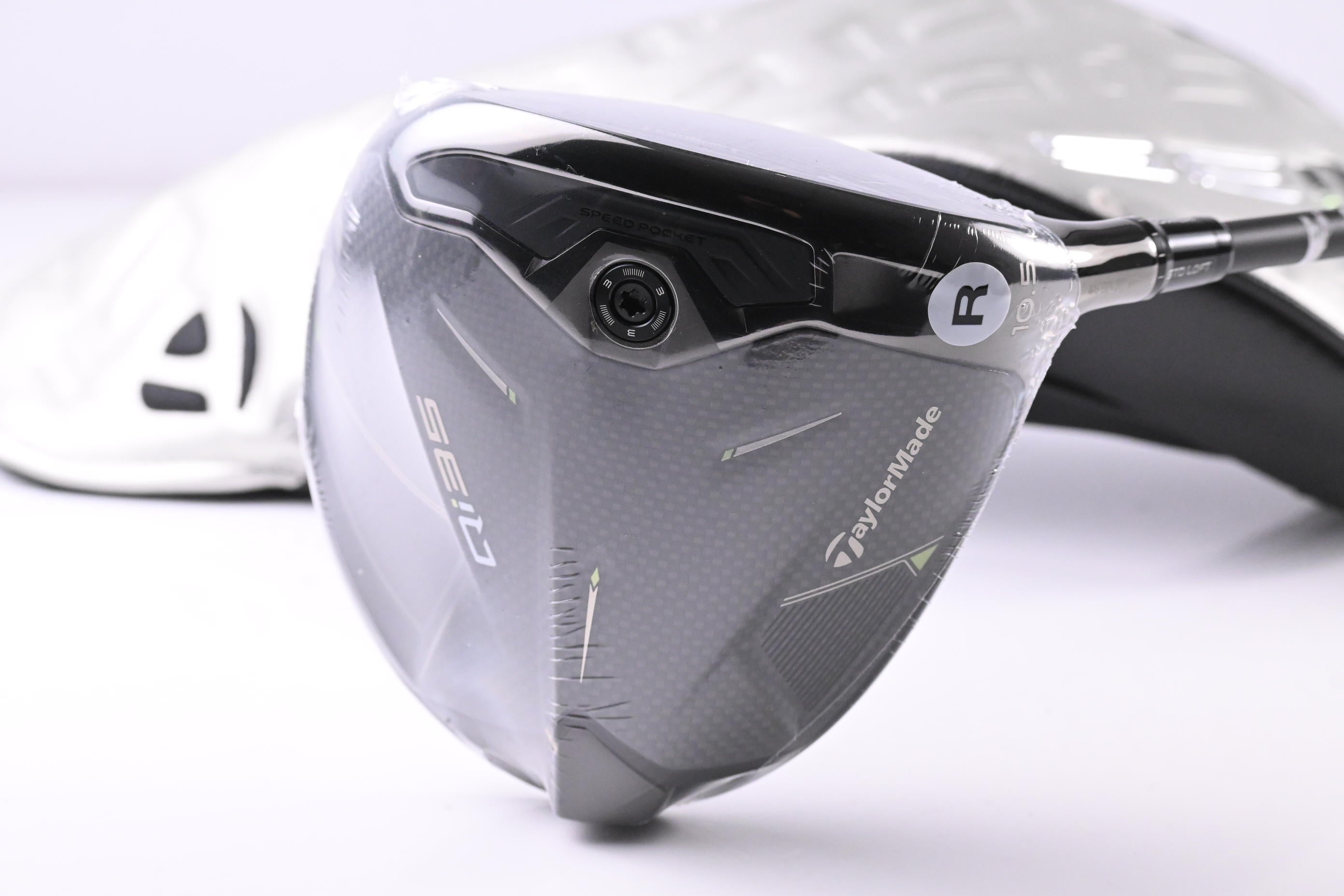 Taylormade Qi35 Driver / 10.5 Degree / Regular Flex Ventus Blue 5 Shaft