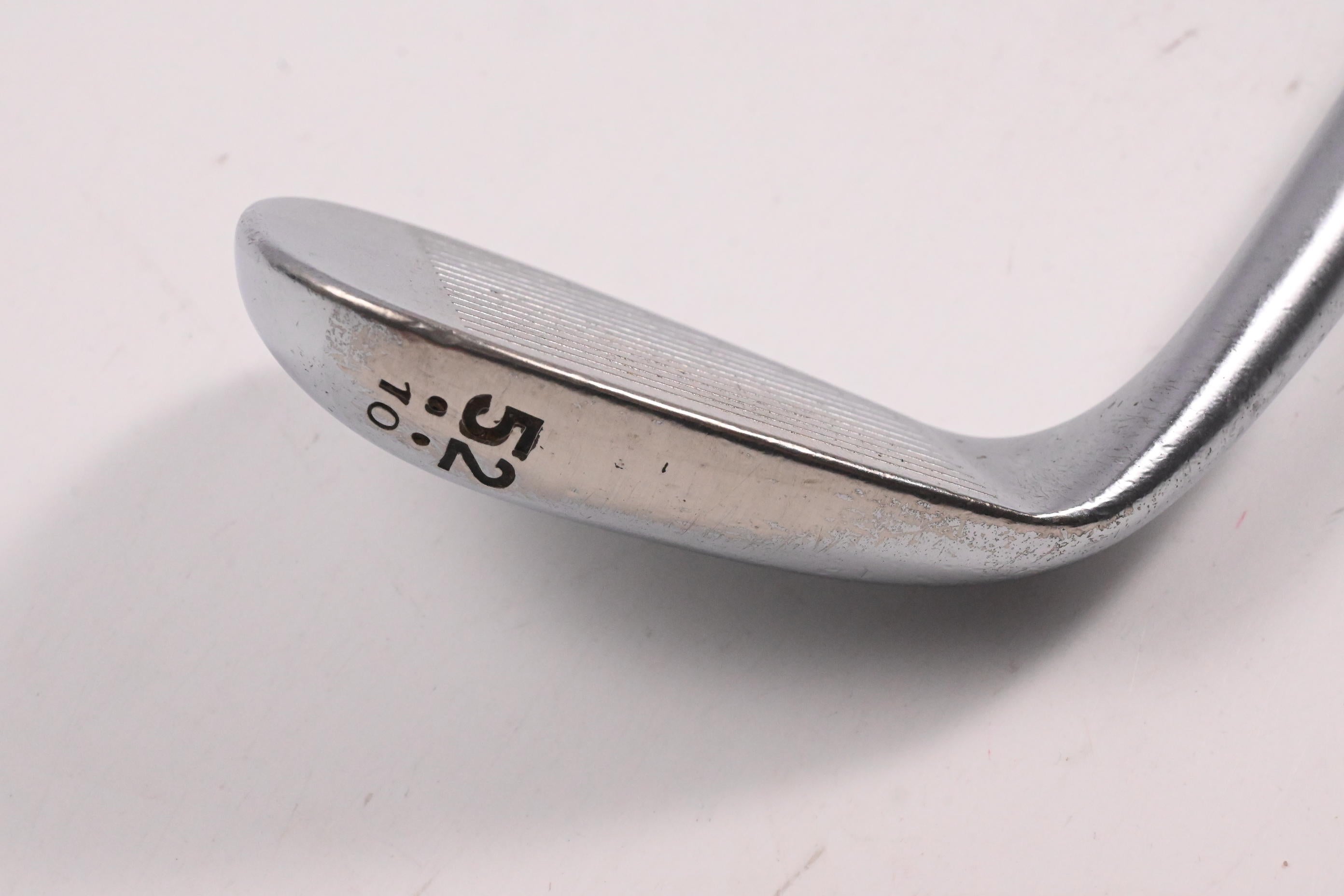 Cleveland 588 RTX Gap Wedge / 52 Degree / Wedge Flex Steel Shaft