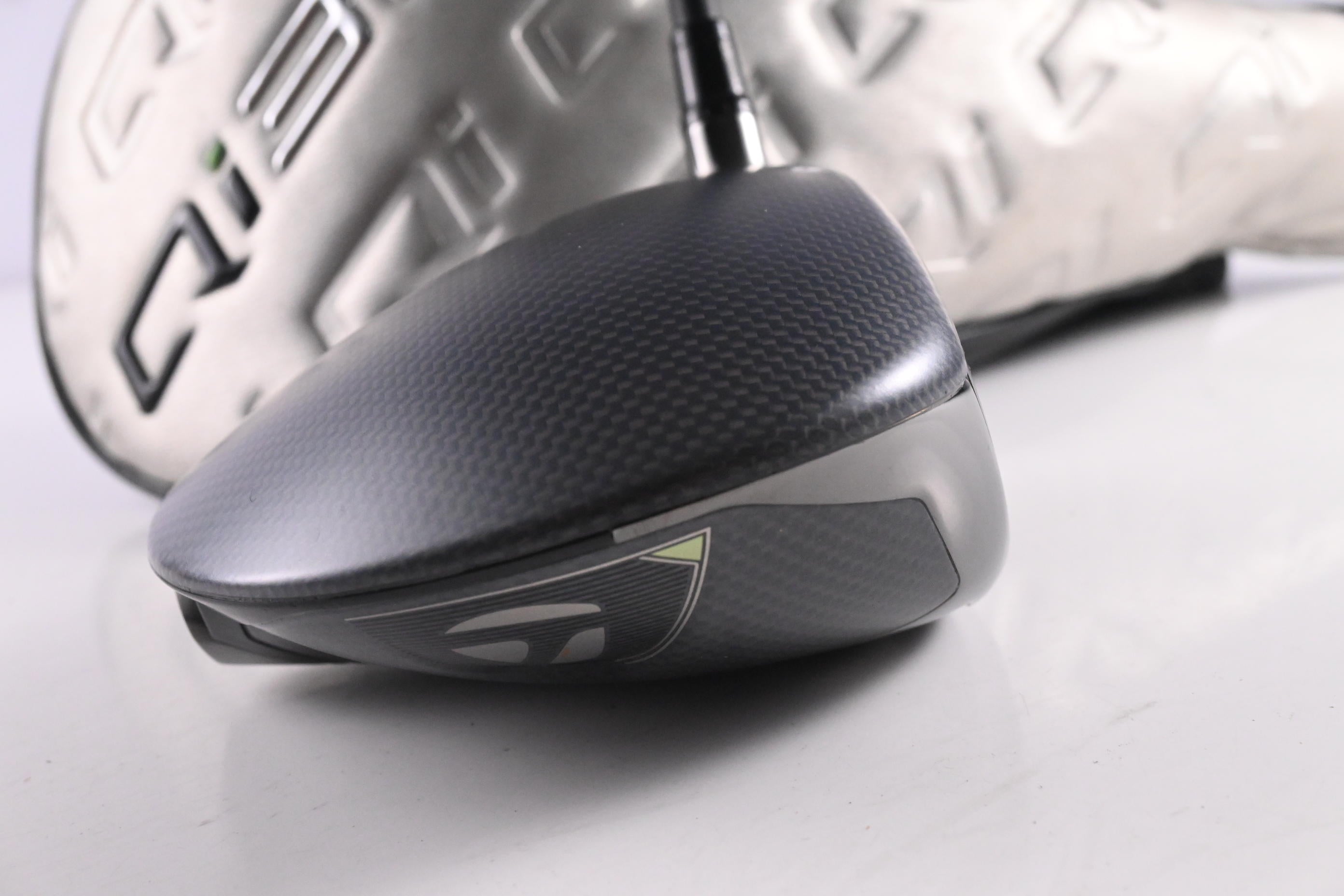 Taylormade Qi35 LS Driver / 9 Degree / Stiff Flex Kai'li White Dark Waves 60