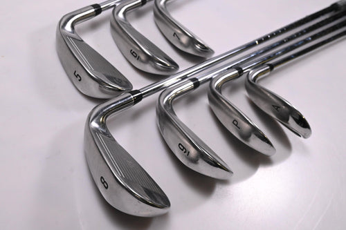 Left Hand Callaway Rogue Irons / 5-PW+GW / Regular Flex XP 95 R300 Shafts