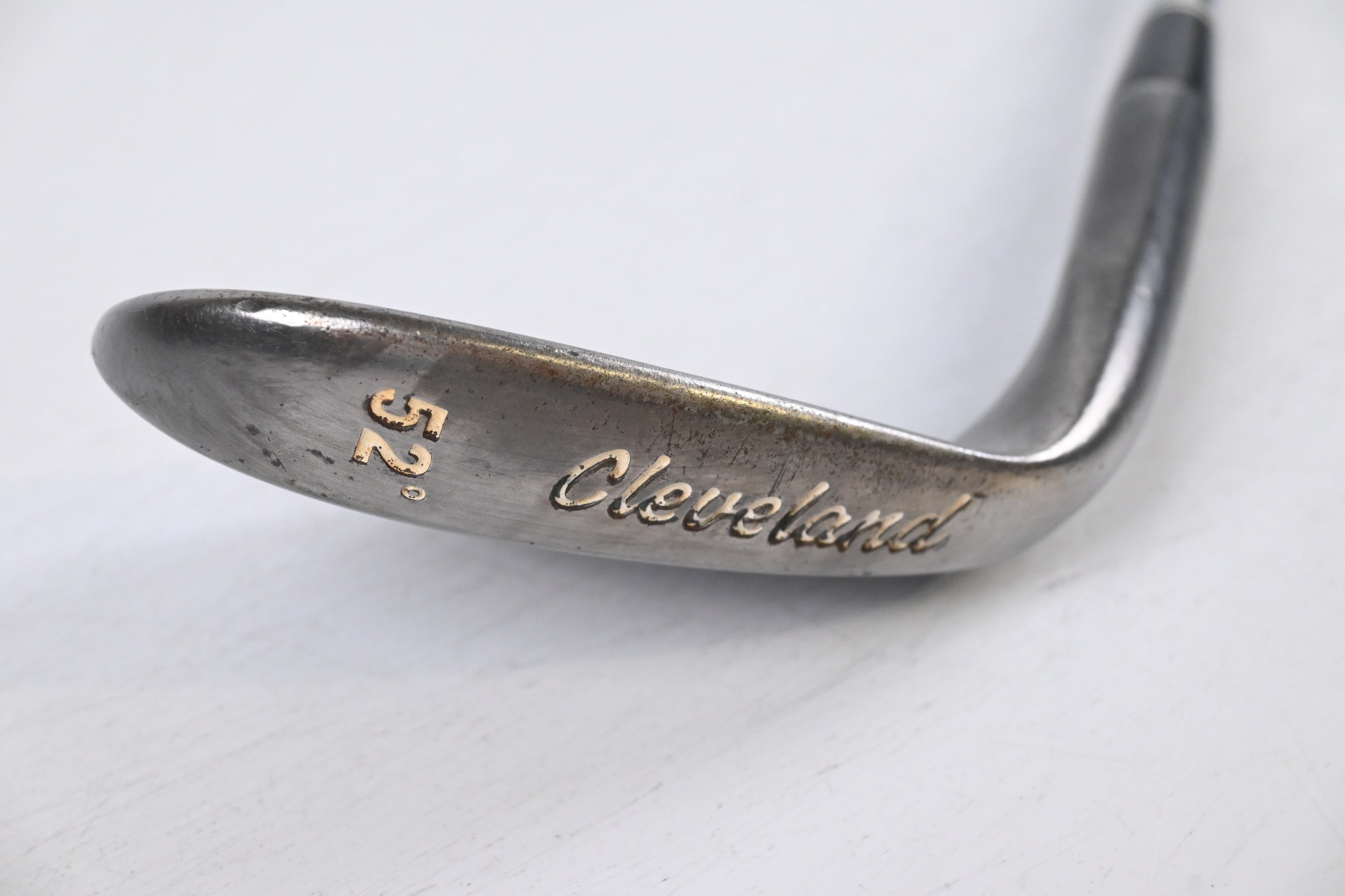 Cleveland Tour Action 900 Gap Wedge / 52 Degree / Stiff Flex Dynamic Gold Shaft