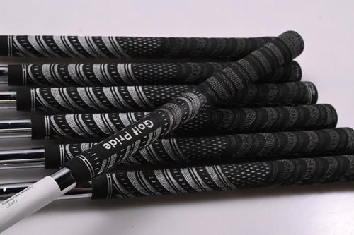 Left Hand Callaway Rogue Irons / 5-PW+GW / Regular Flex XP 95 R300 Shafts