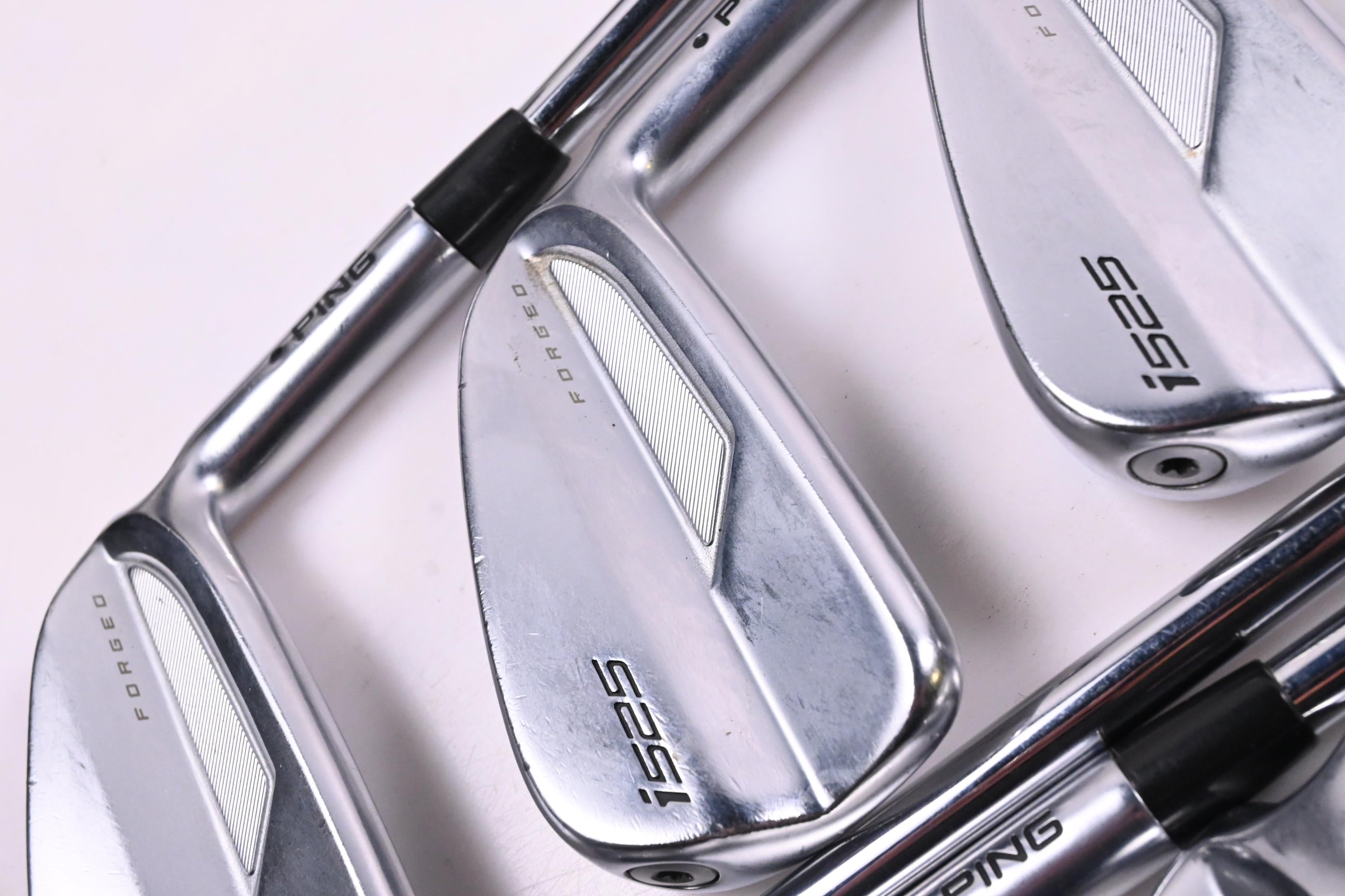 Ping i525 Irons / 4-PW / Black Dot / Stiff Flex Ping AWT 2.0 Shafts