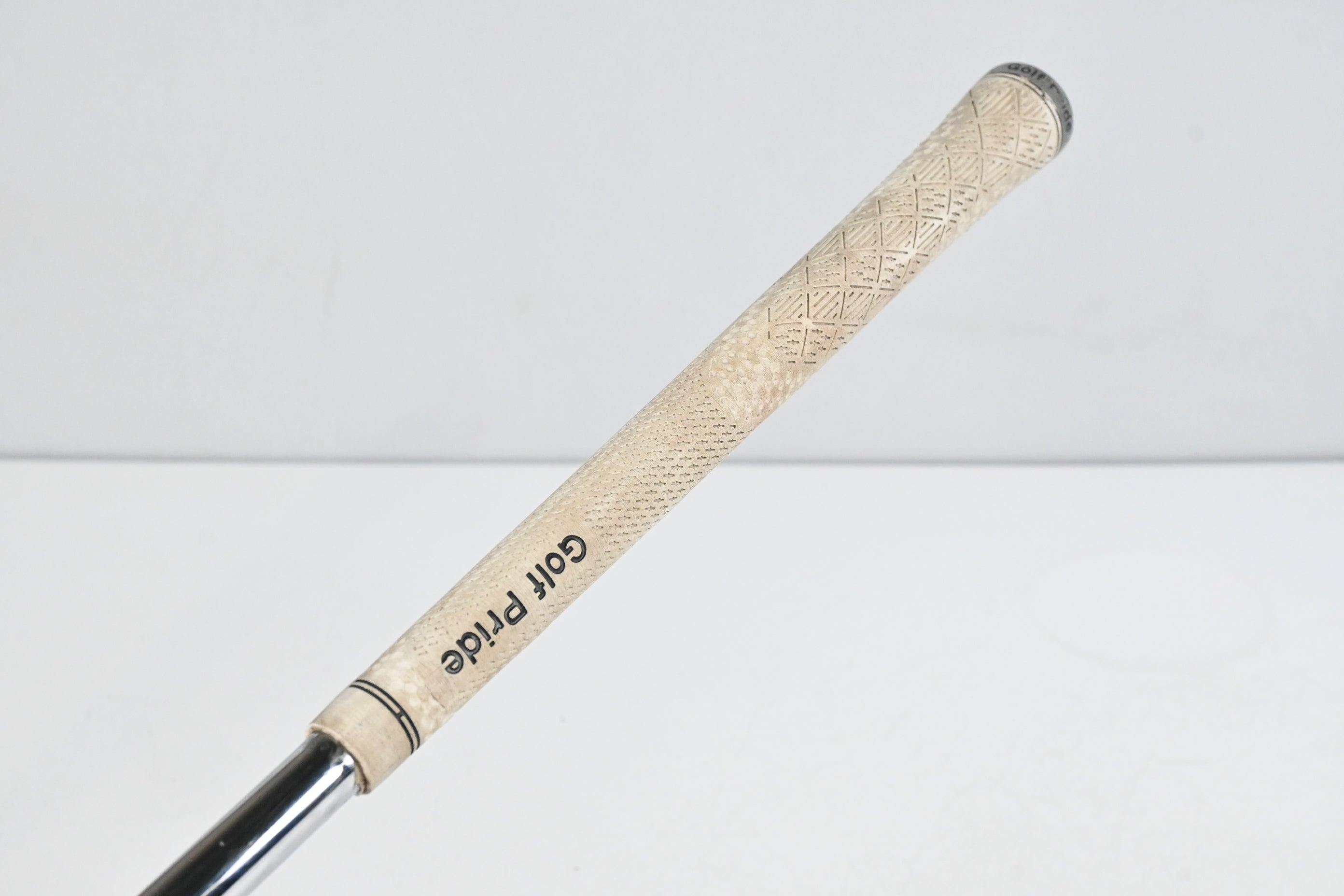 Cleveland Tour Action 900 Gap Wedge / 52 Degree / Stiff Flex Dynamic Gold Shaft