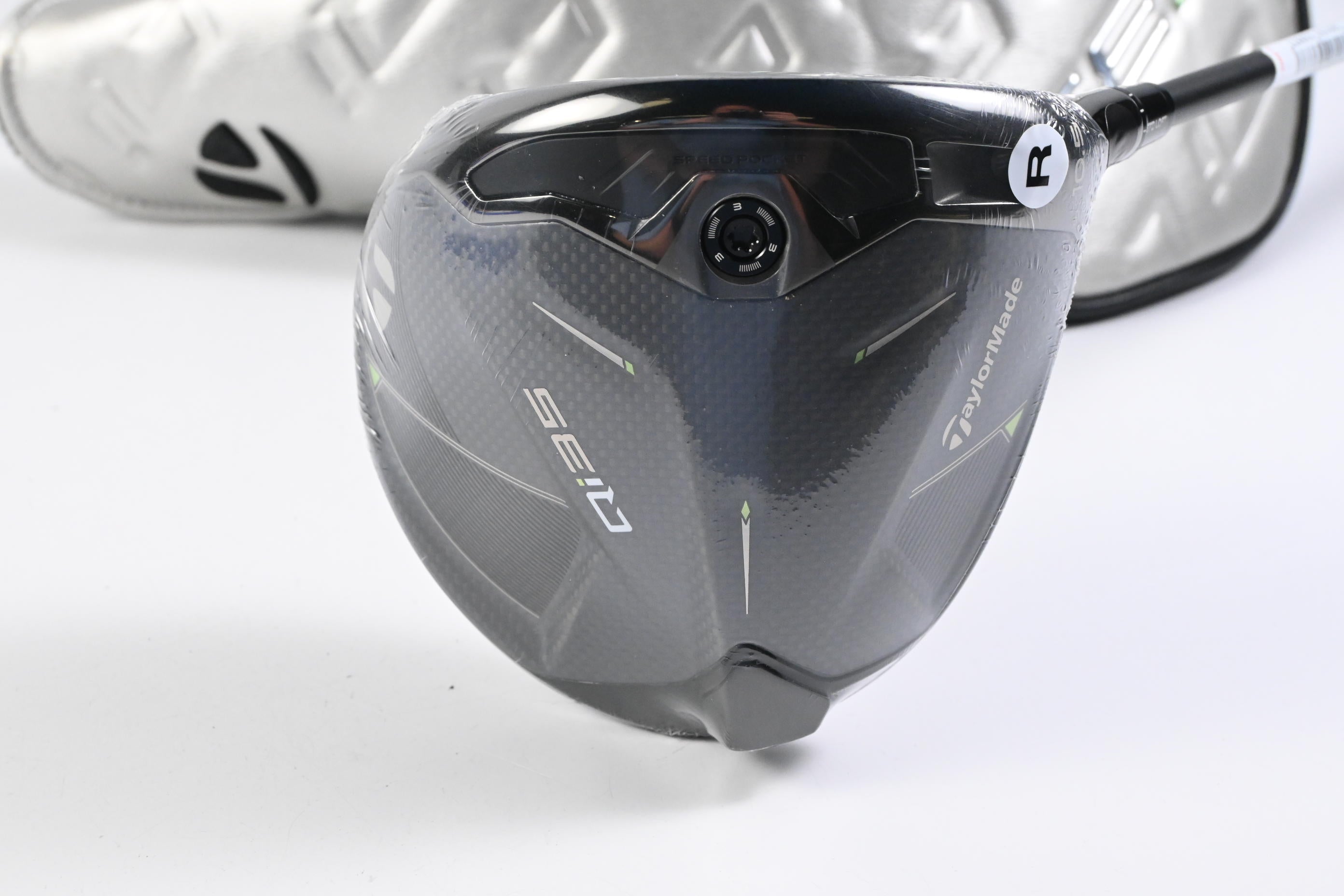 Taylormade Qi35 Driver / 10.5 Degree / Regular Flex Fujikura Ventus Blue 5 Shaft