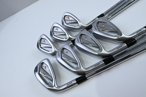 Left Hand Mizuno JPX 925 Hot Metal Irons / 5-PW+GW / Stiff Flex NS Pro Modus3
