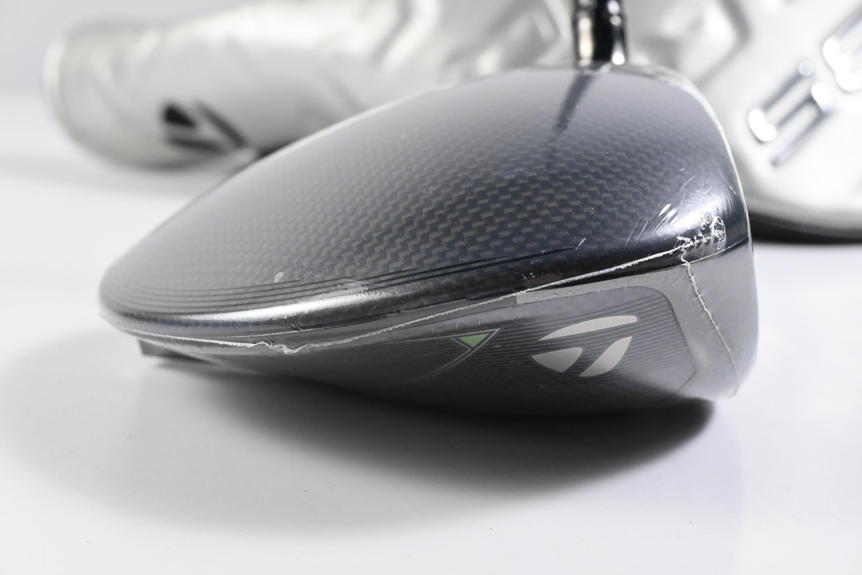 Taylormade Qi35 Driver / 9 Degree / Regular Flex Vanquish 5 Shaft