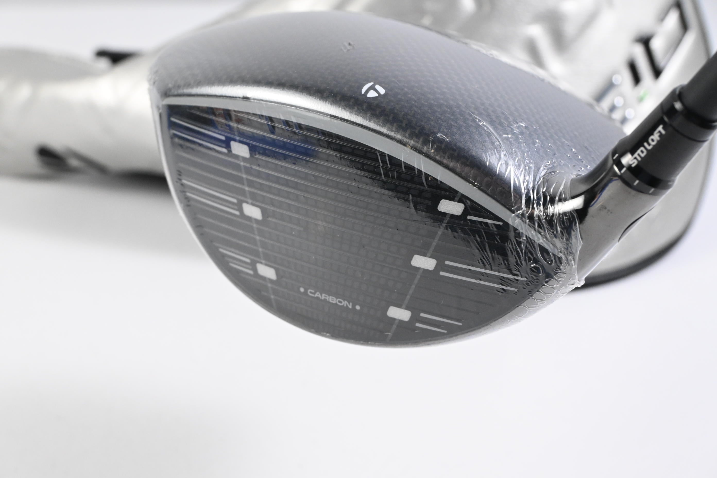 Taylormade Qi35 Driver / 9 Degree / Regular Flex Vanquish 5 Shaft