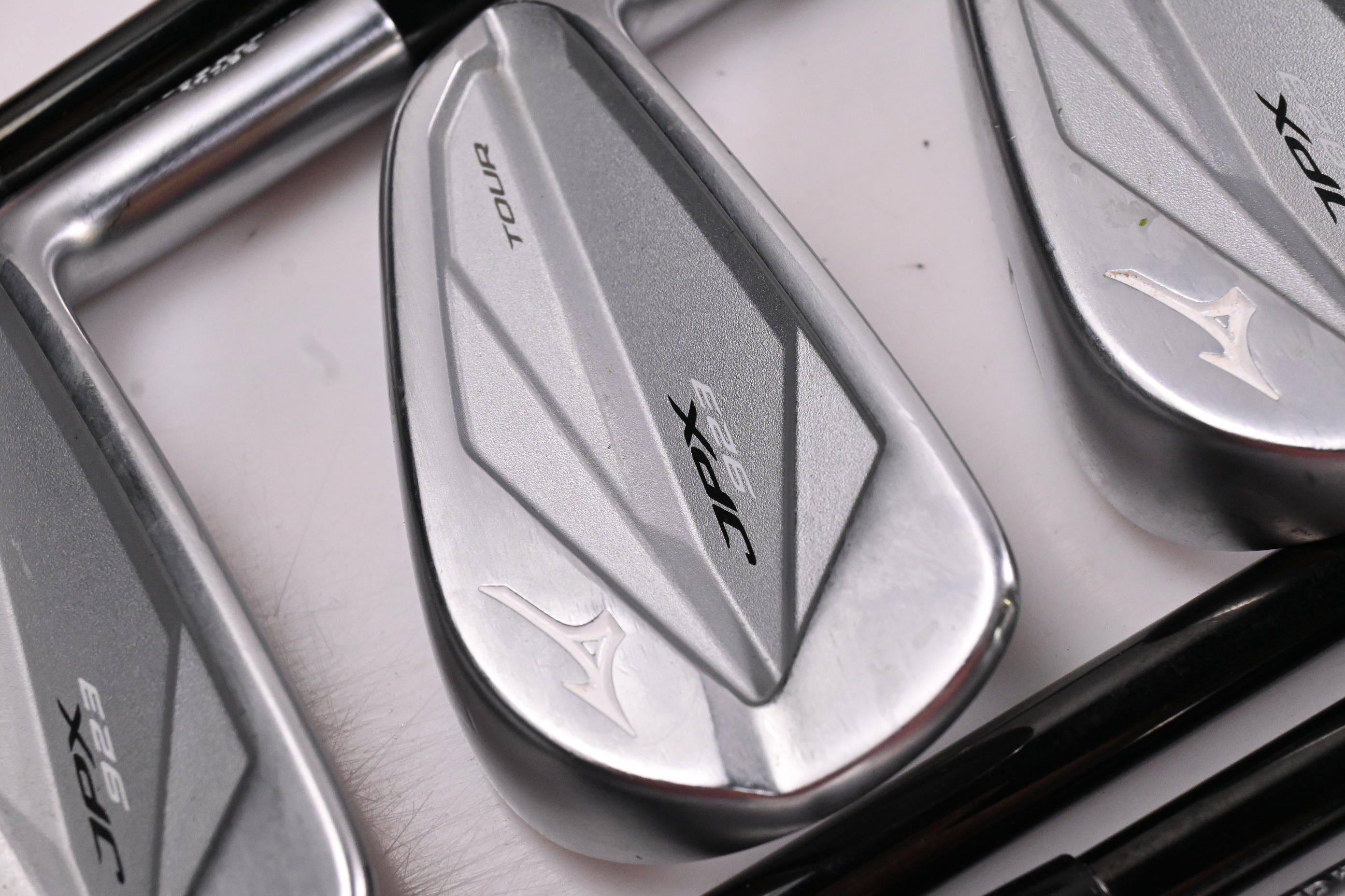 Mizuno JPX 923 Tour Irons / 4-PW+GW / X-Flex KBS $-Taper 130 Shafts