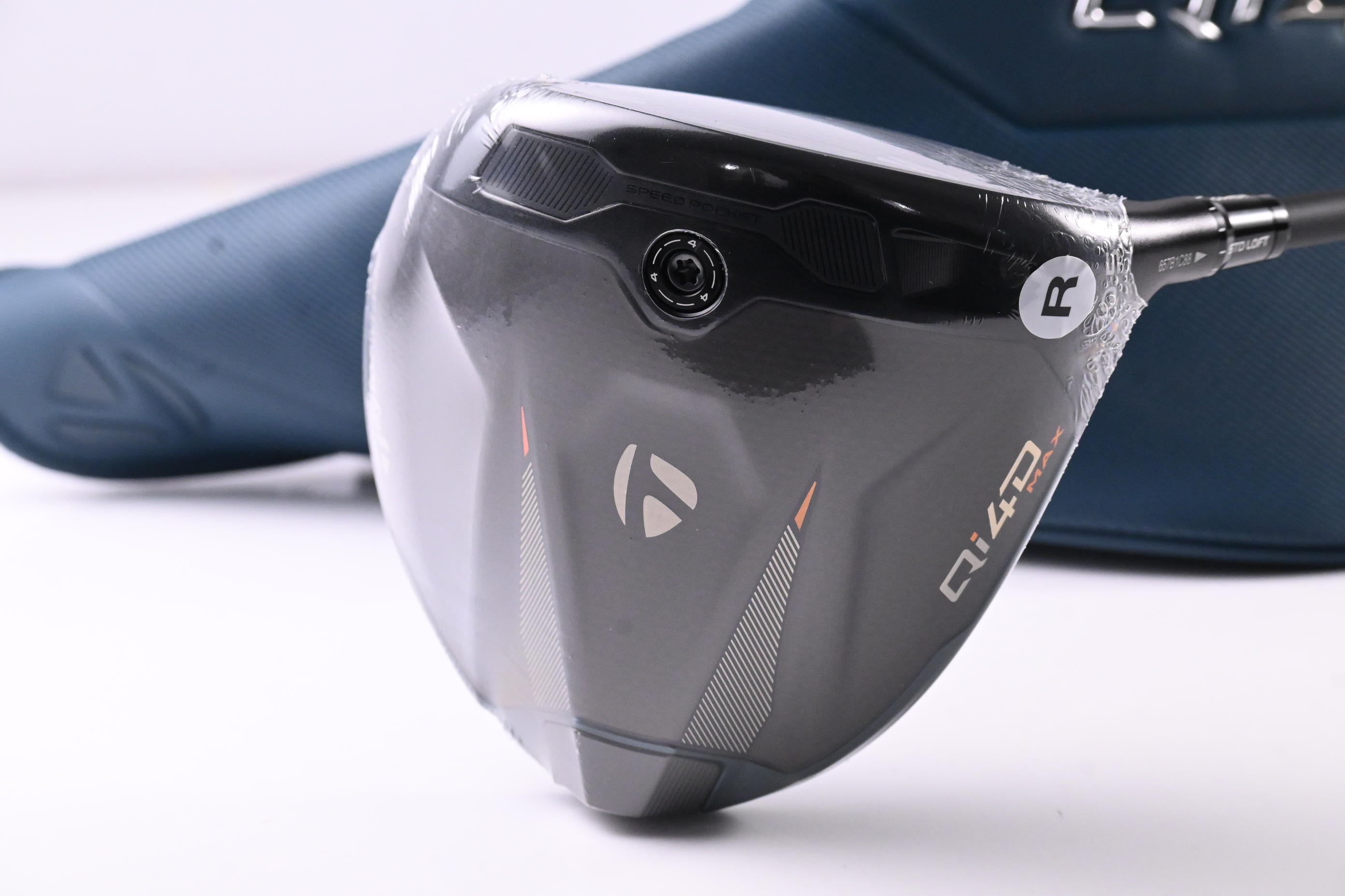 Taylormade Qi4D Max Driver / 10.5 Degree / Regular Flex Reax Blue 50 Shaft