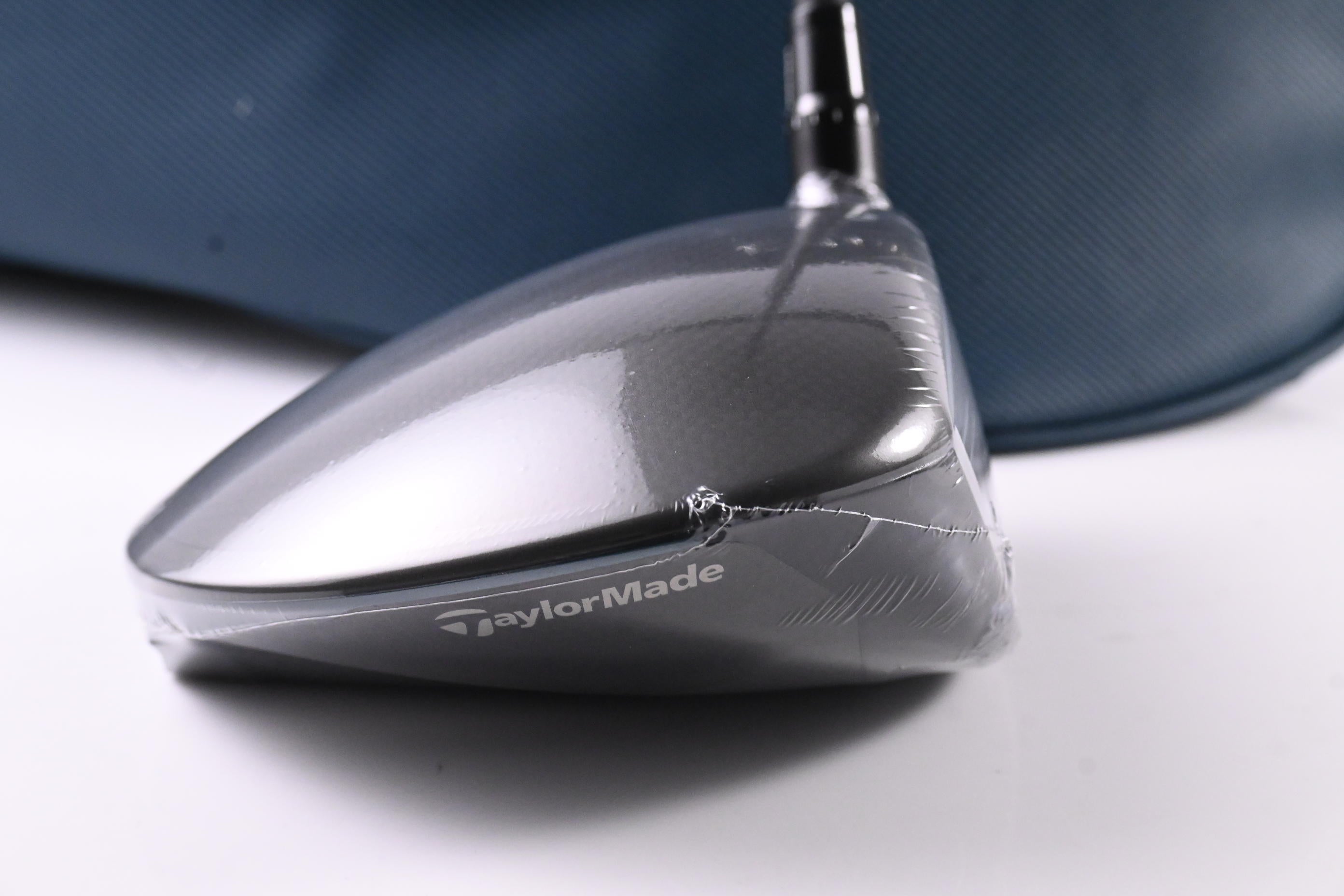 Taylormade Qi4D Max Driver / 10.5 Degree / Regular Flex Reax Blue 50 Shaft