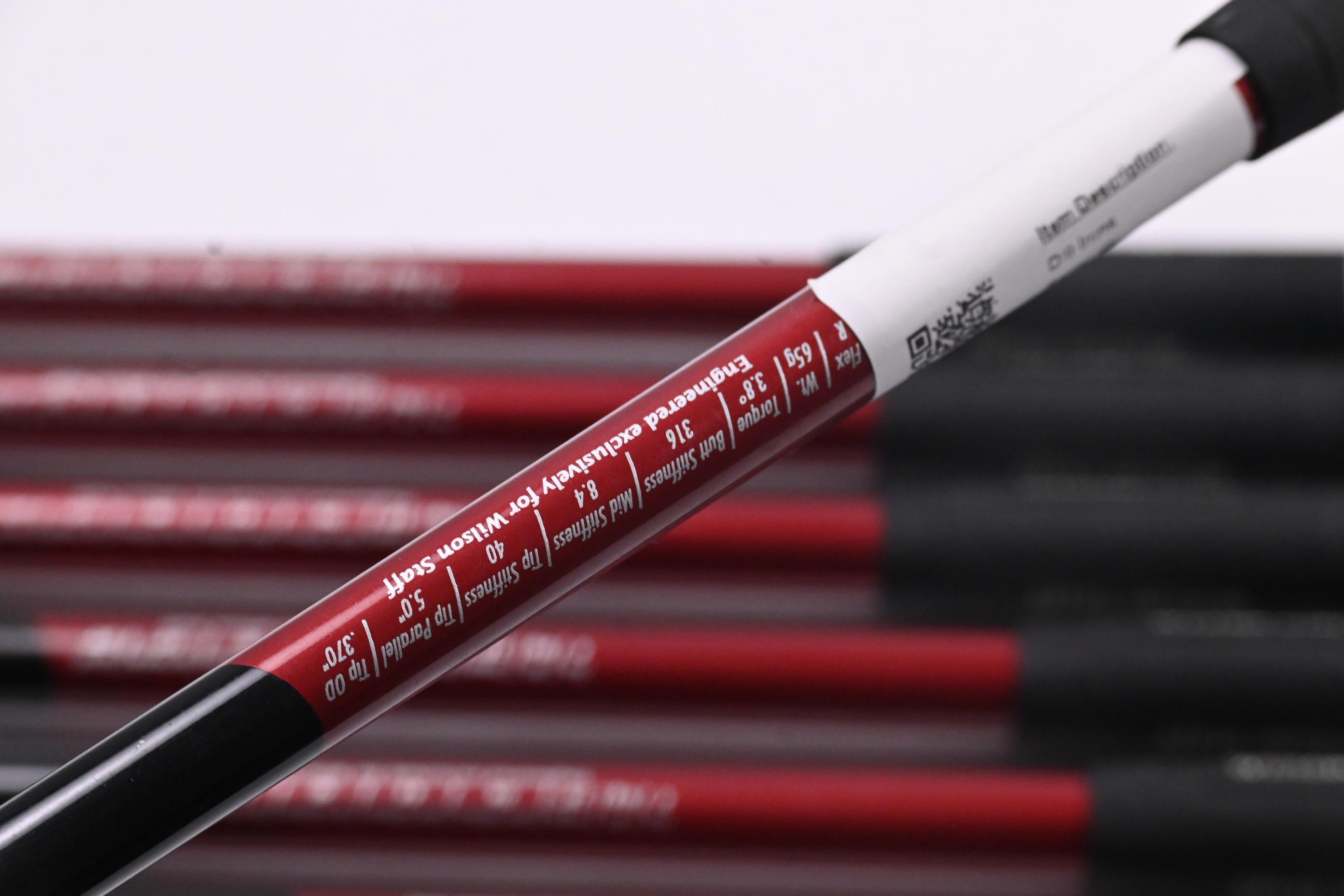 Wilson Di9 Irons 4-PW+SW / Regular Flex Proforce V2 Red 65 Shafts