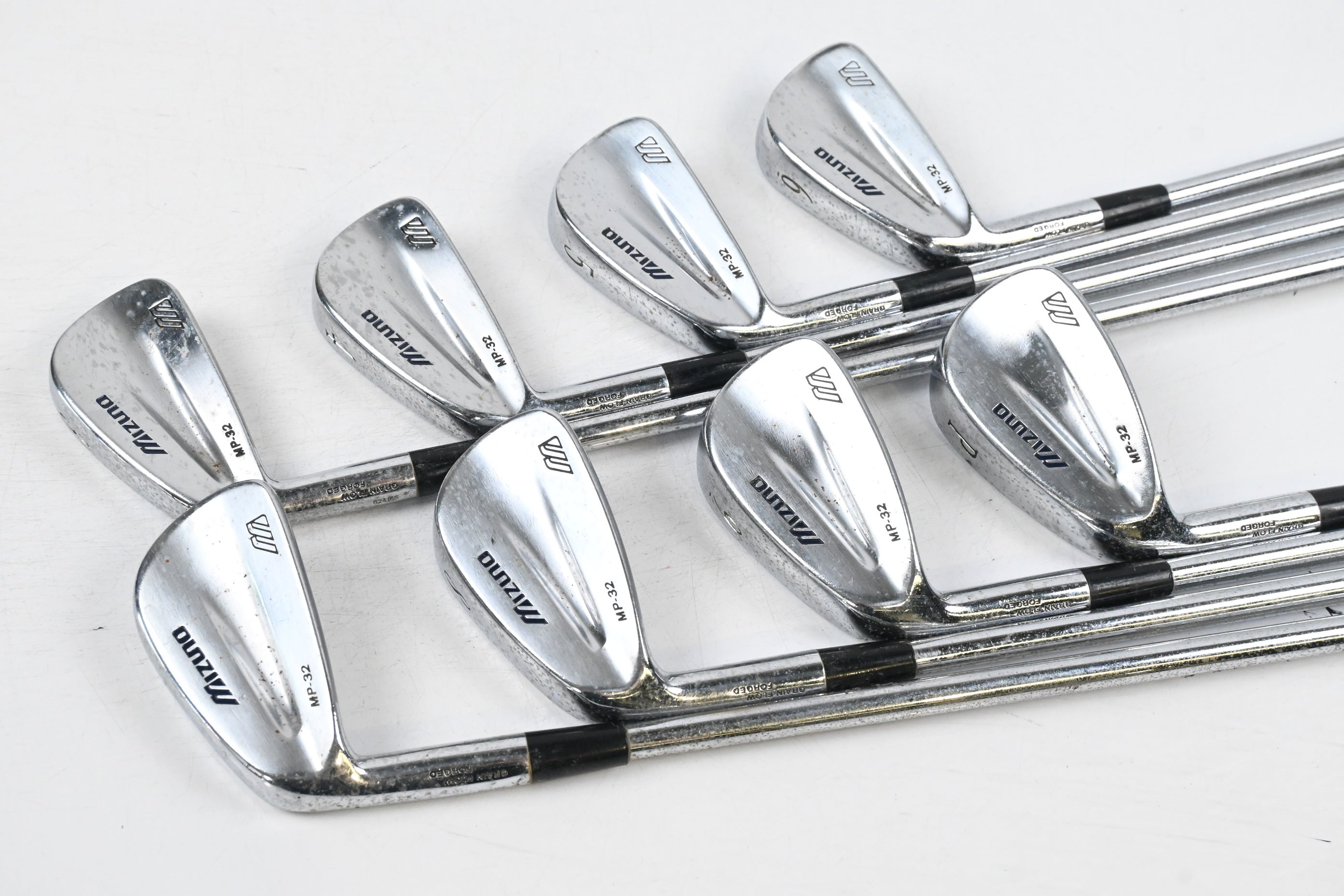 Left Hand Mizuno MP-32 Irons / 3-PW / Regular Flex Dynamic Gold R300 Shafts