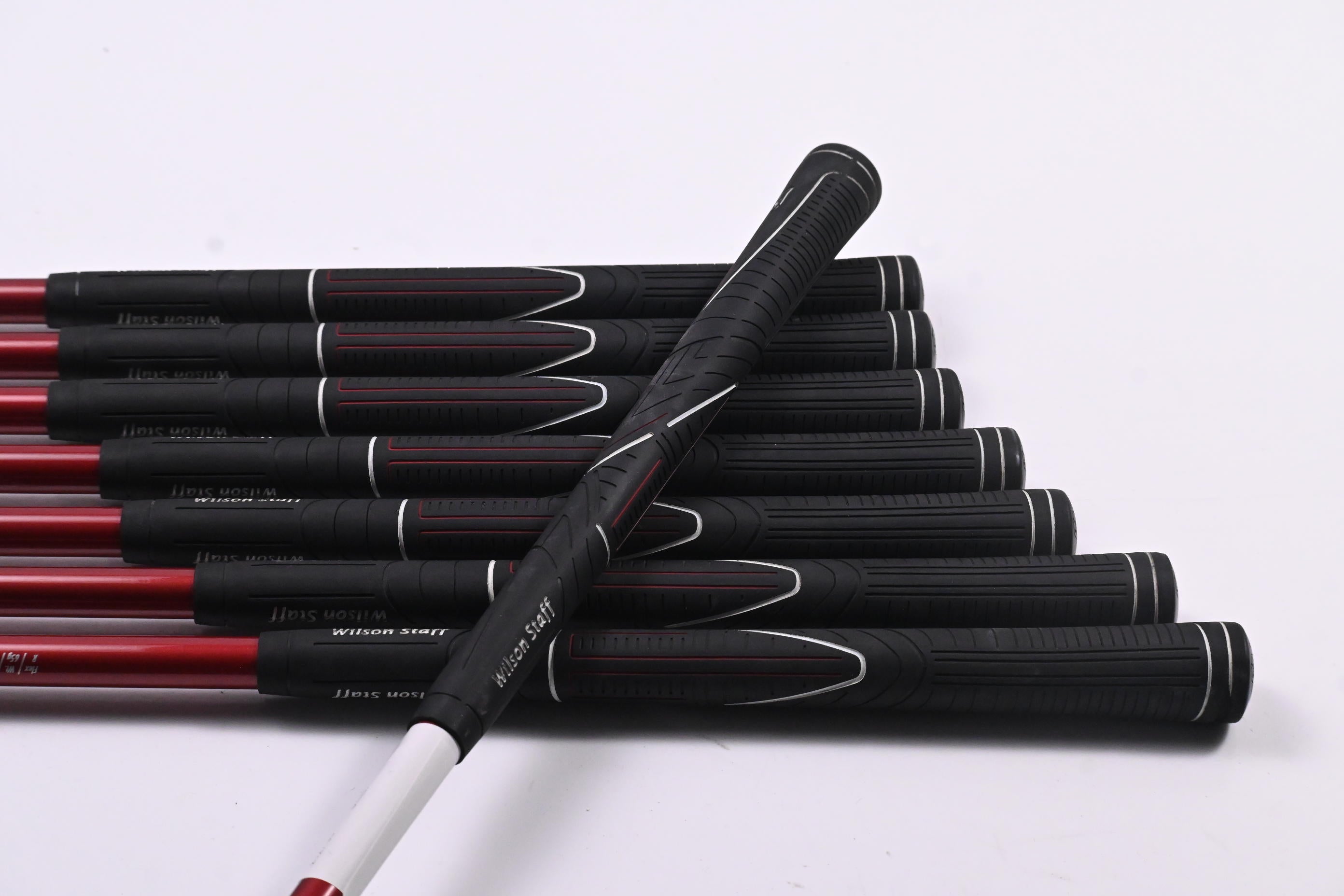 Wilson Di9 Irons 4-PW+SW / Regular Flex Proforce V2 Red 65 Shafts