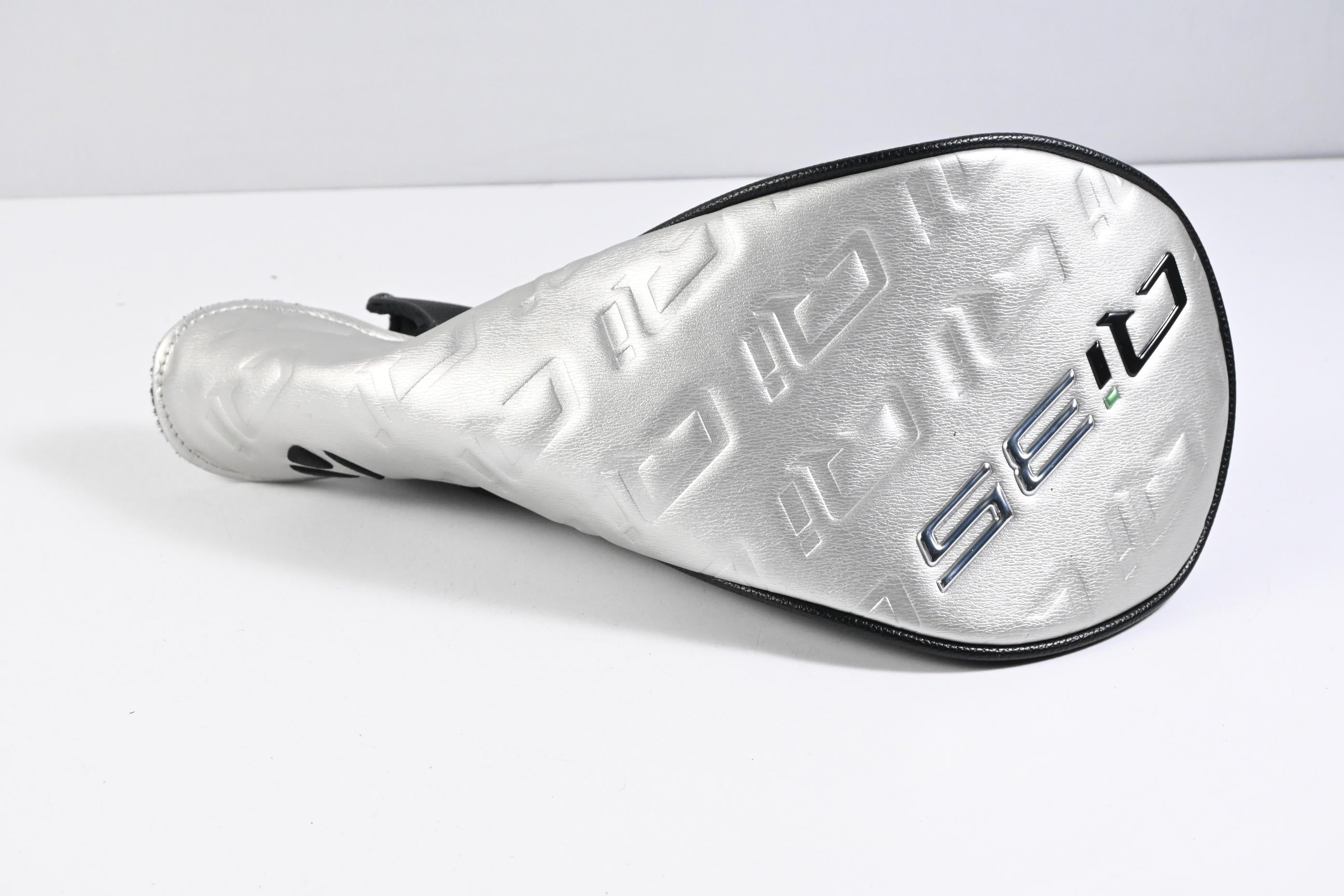 Taylormade Qi35 Driver / 9 Degree / Regular Flex Vanquish 5 Shaft