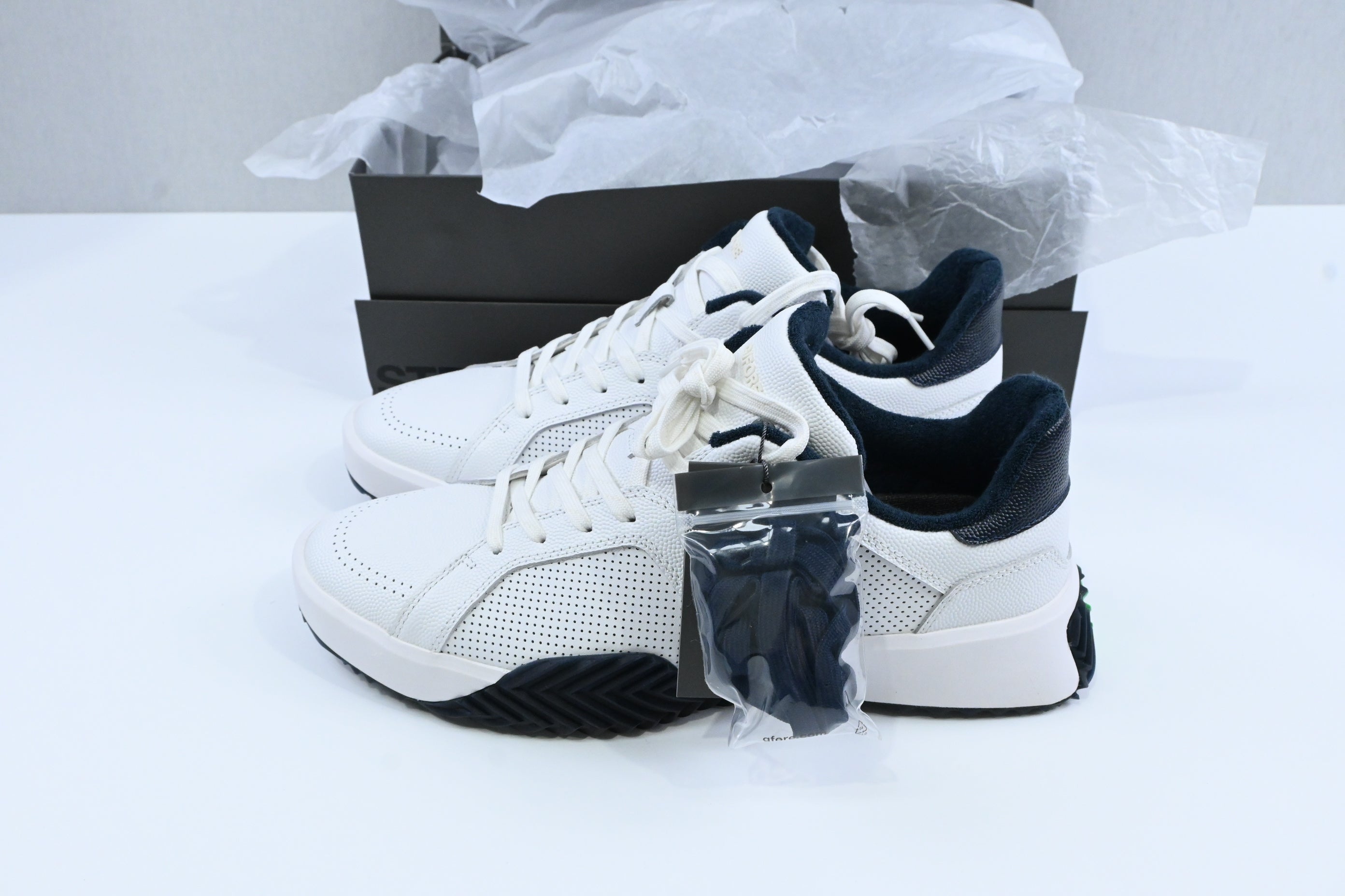 G/fore G 112 Golf Shoes / UK Size 12.5 / White, Navy