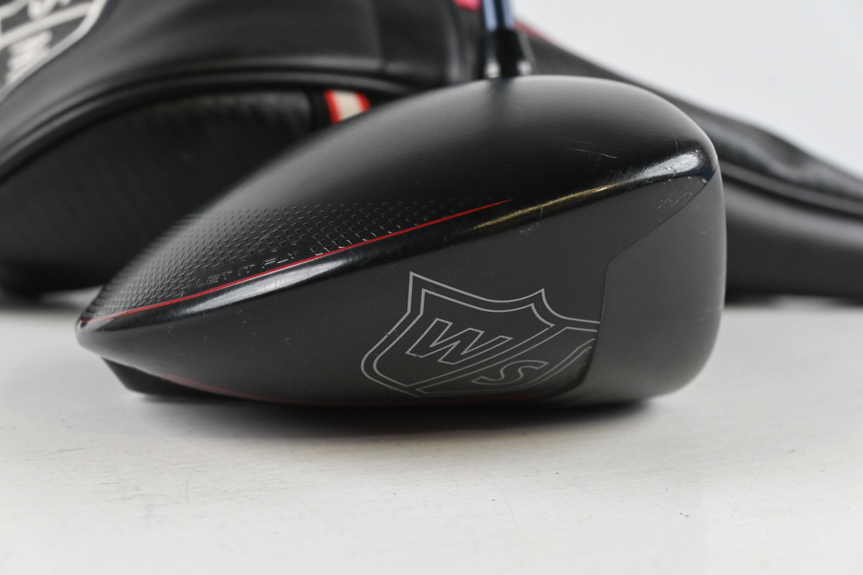 Wilson Dynapower Carbon 2023 Driver / 10.5 Degree / Regular Flex Ventus Blue 6