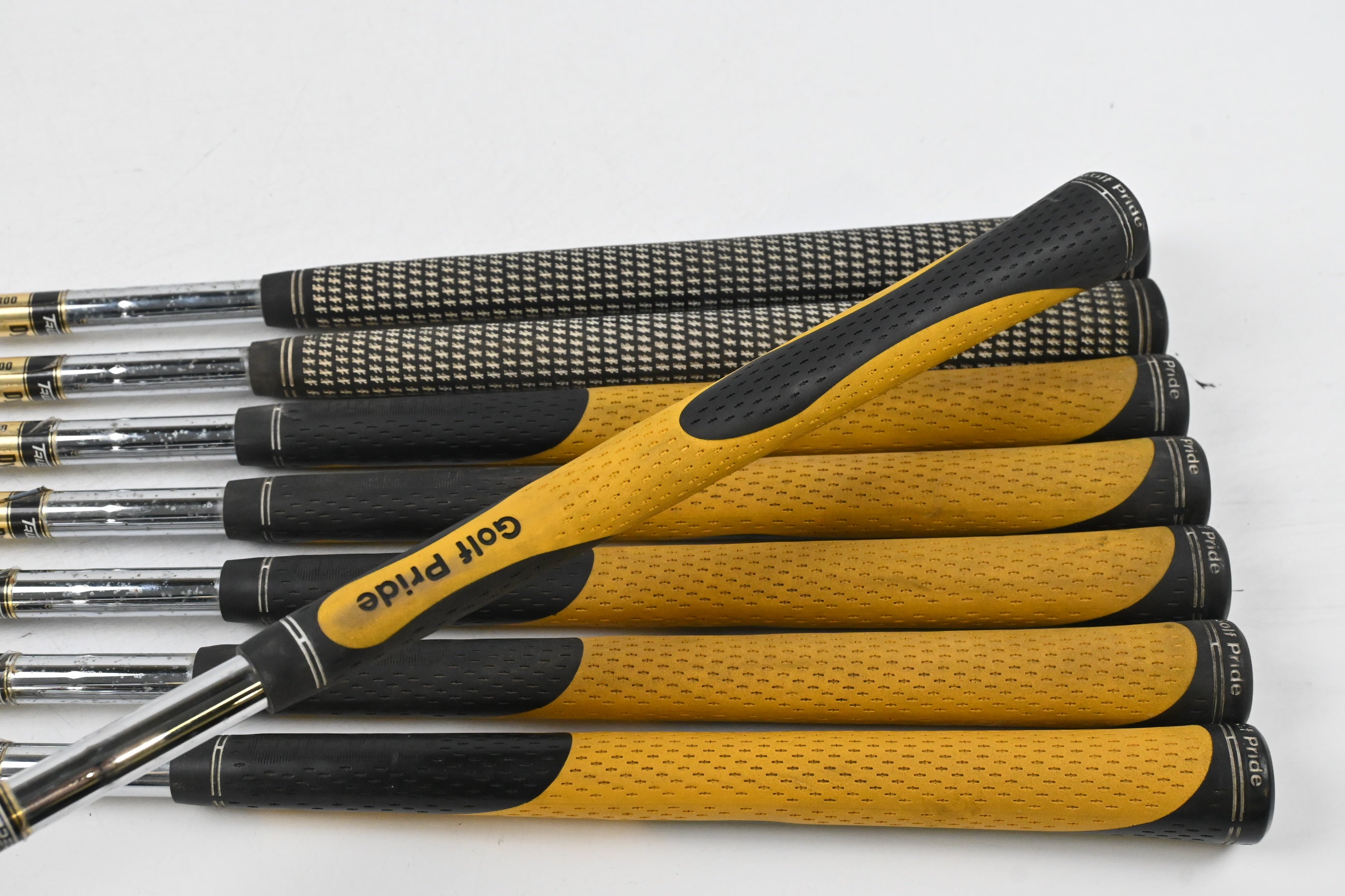 Left Hand Mizuno MP-32 Irons / 3-PW / Regular Flex Dynamic Gold R300 Shafts