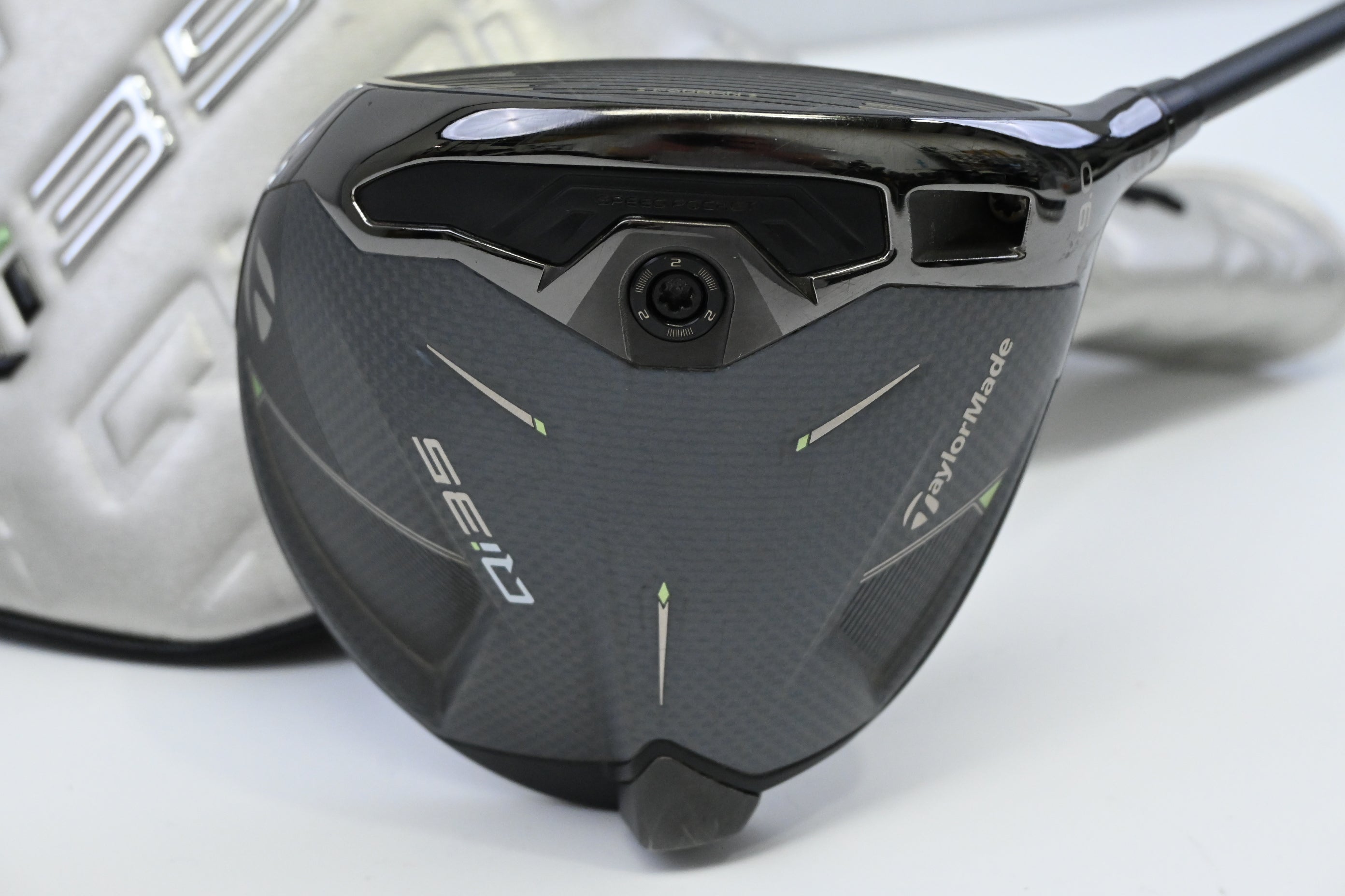Taylormade Qi35 Driver / 9 Degree / X-Flex HZRDUS Gen5 Black 60 Shaft