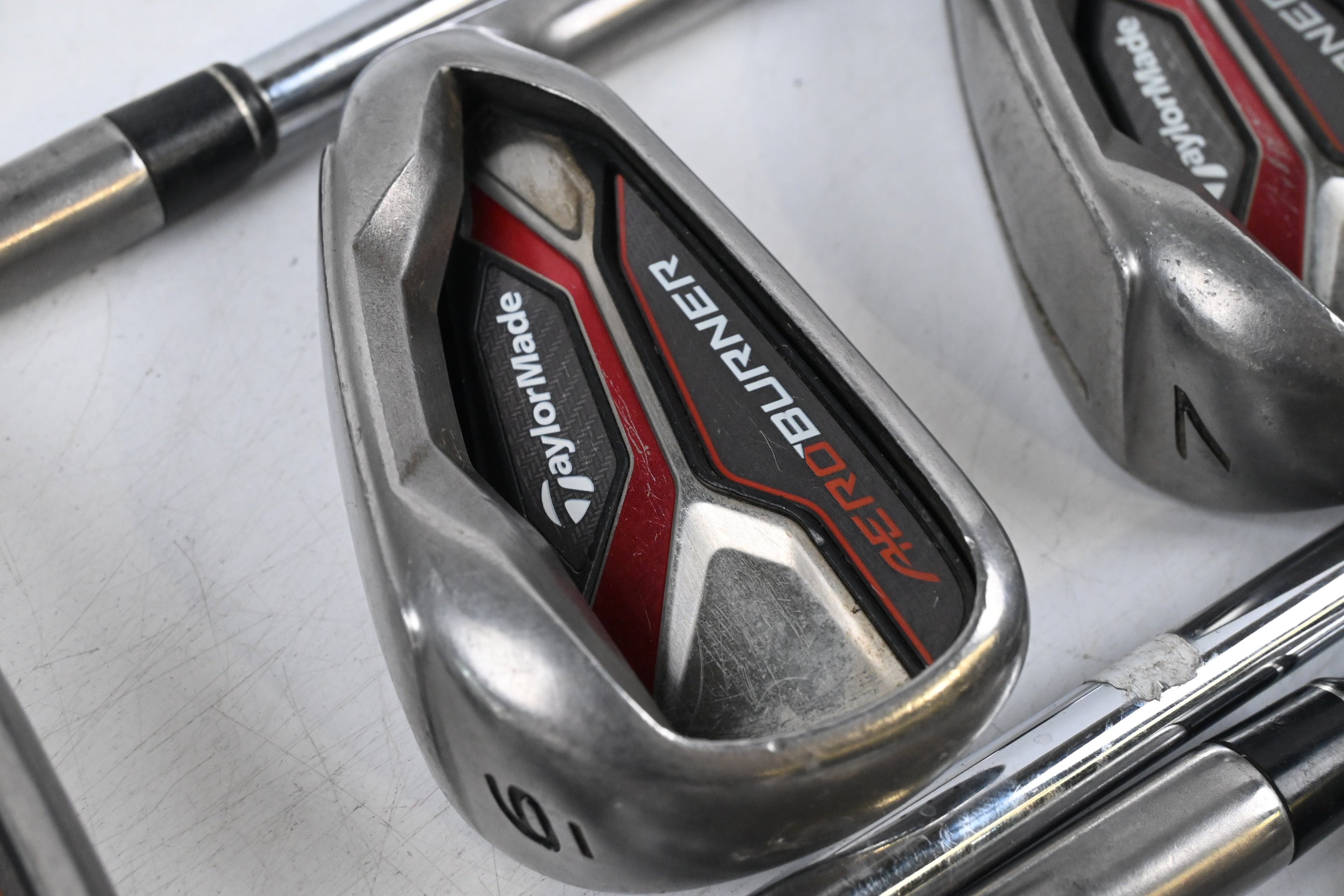 Taylormade Aeroburner Irons / 5-PW / Regular Flex REAX 88 Shafts
