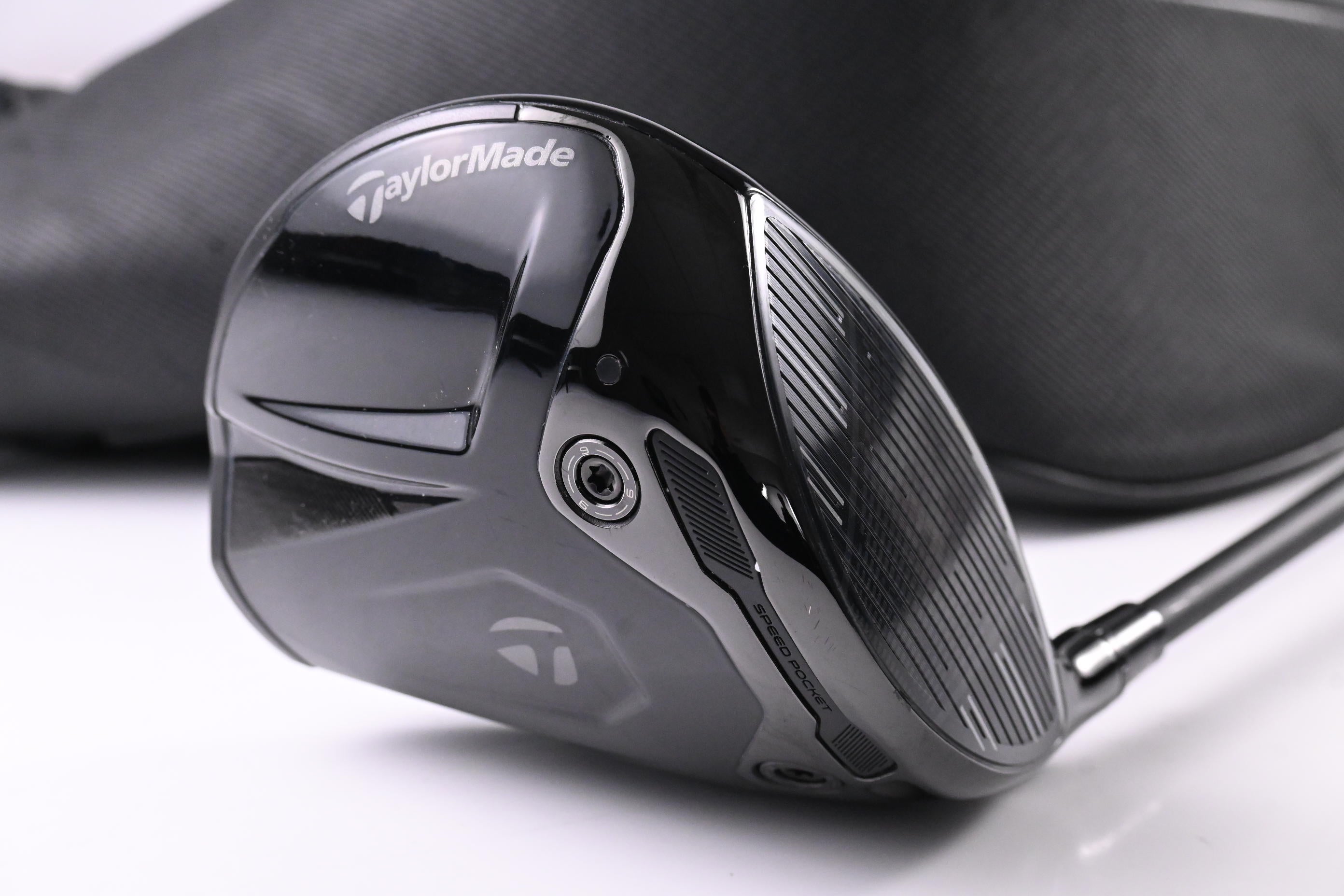 Taylormade Qi4D Max Shadowfall Driver / 10.5 Degree / Stiff Flex Reax Blue 50 Shaft