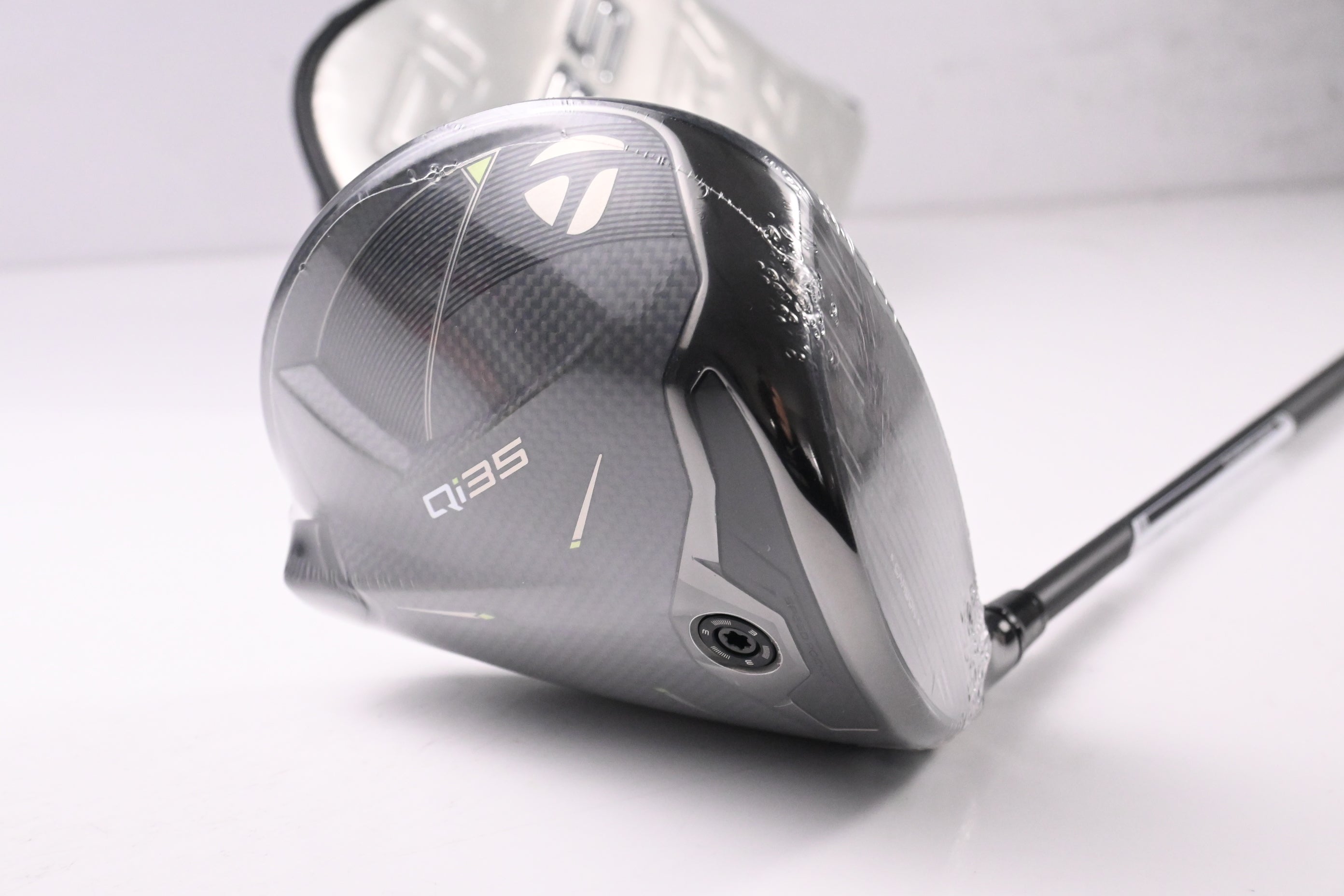 Taylormade Qi35 Driver / 10.5 Degree / Regular Flex Fujikura Ventus Blue '25 5