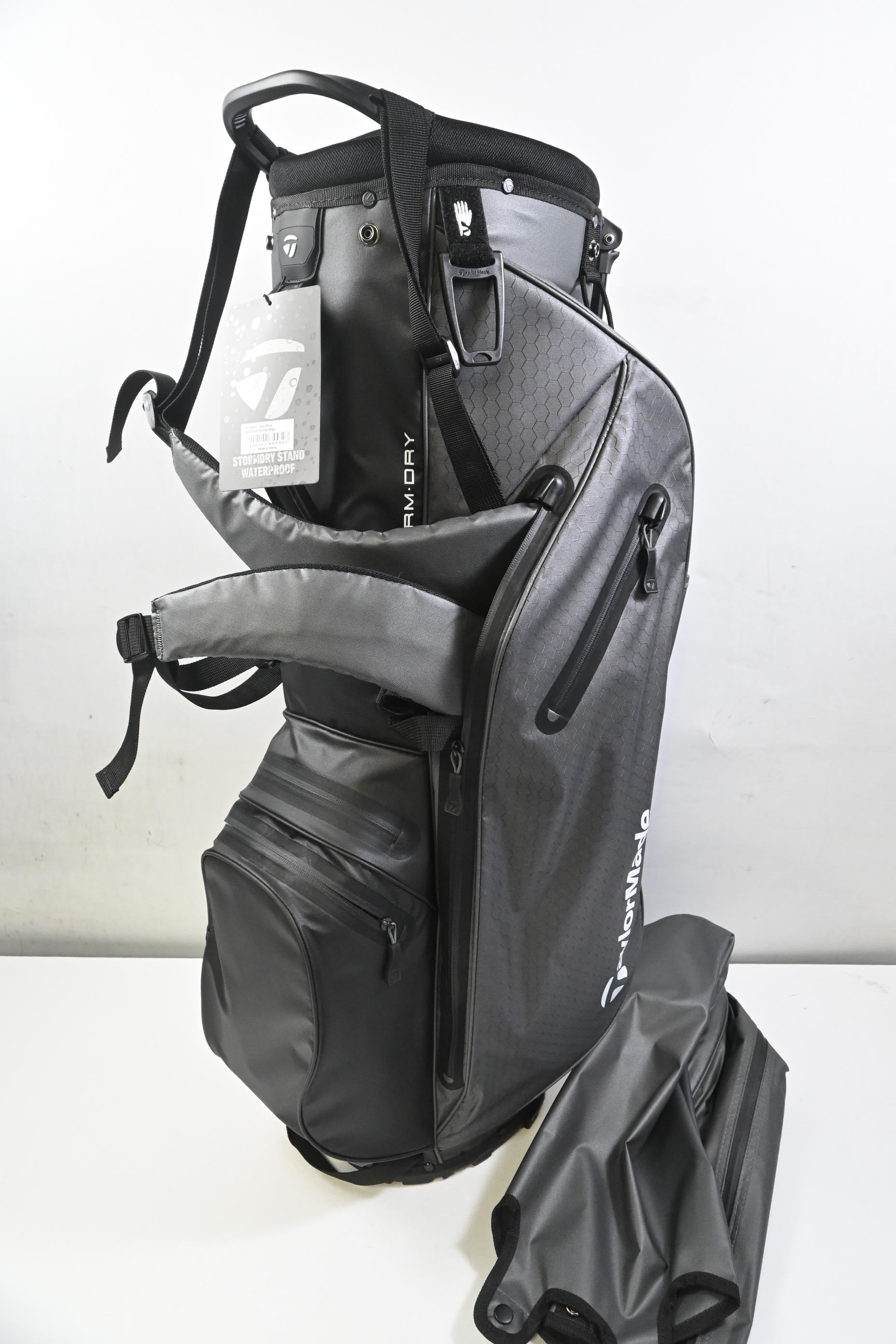Taylormade Storm Dry Stand Bag / 4-Way Divider / Grey, Black