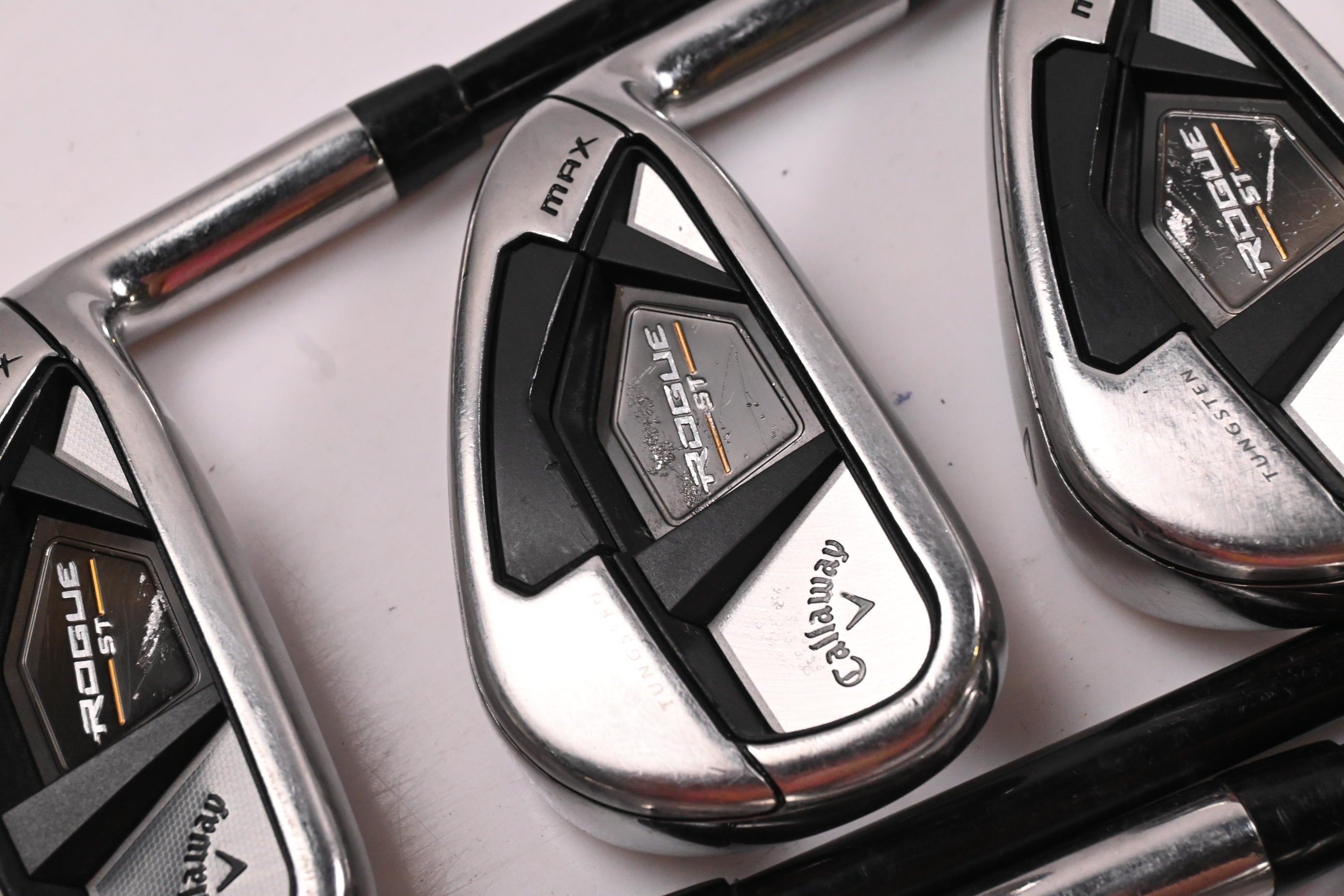 Callaway Rogue ST Max Irons / 5-PW+SW / Regular Flex Tensei AV Blue 65 Shafts