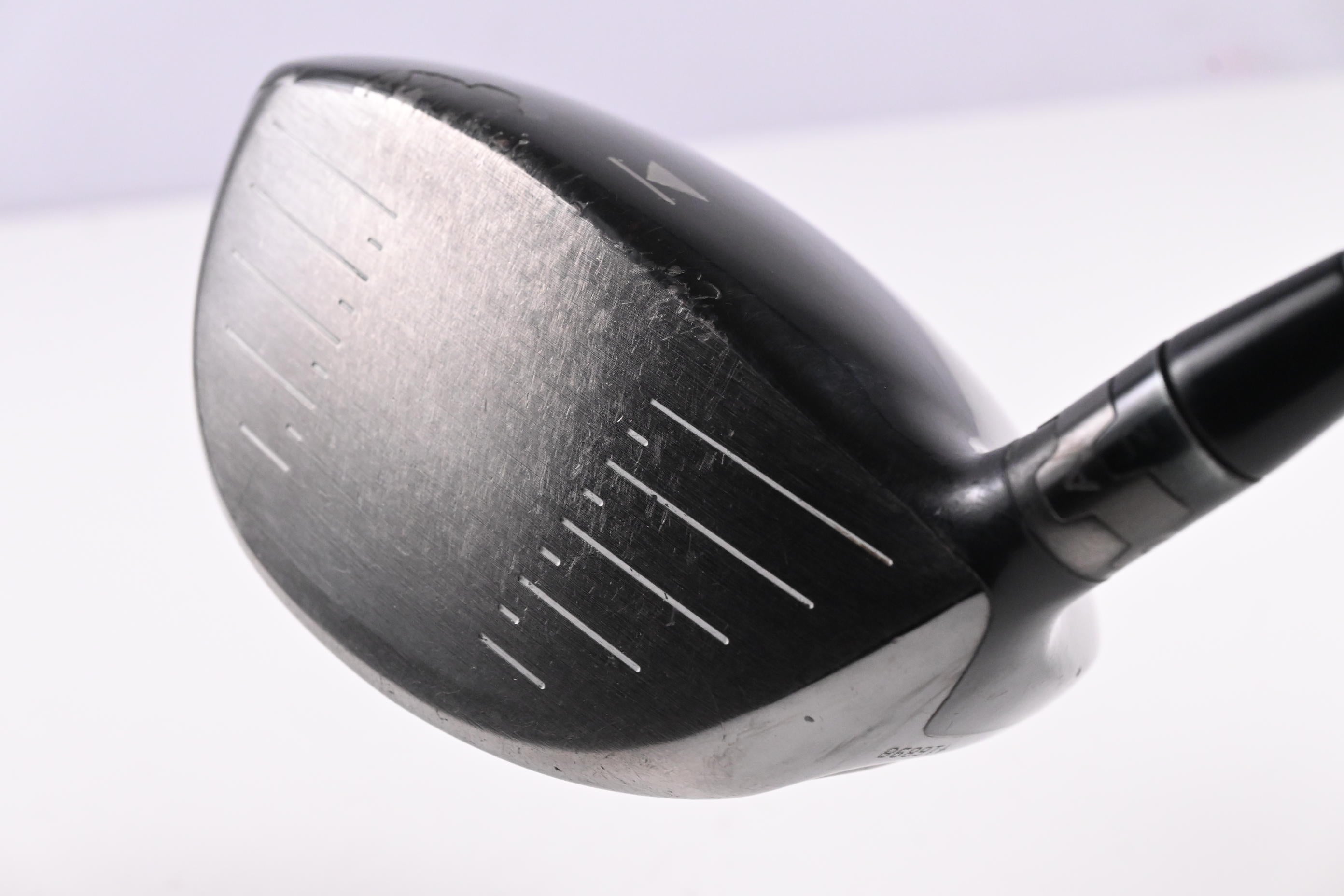 Titleist 910 D2 Driver / 10.5 Degree / Stiff Flex Diamana Kai'li 65 Shaft