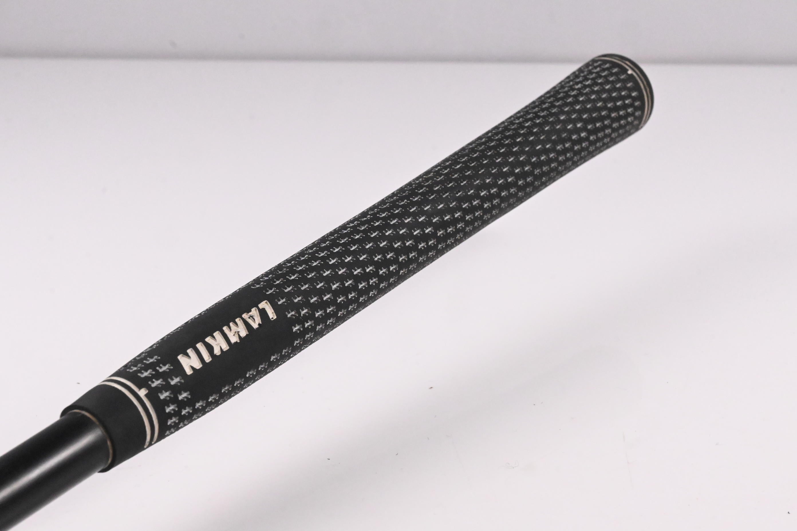Titleist 910 D3 Driver / 9.5 Degree / Stiff Flex Aldila RIP 60 Shaft