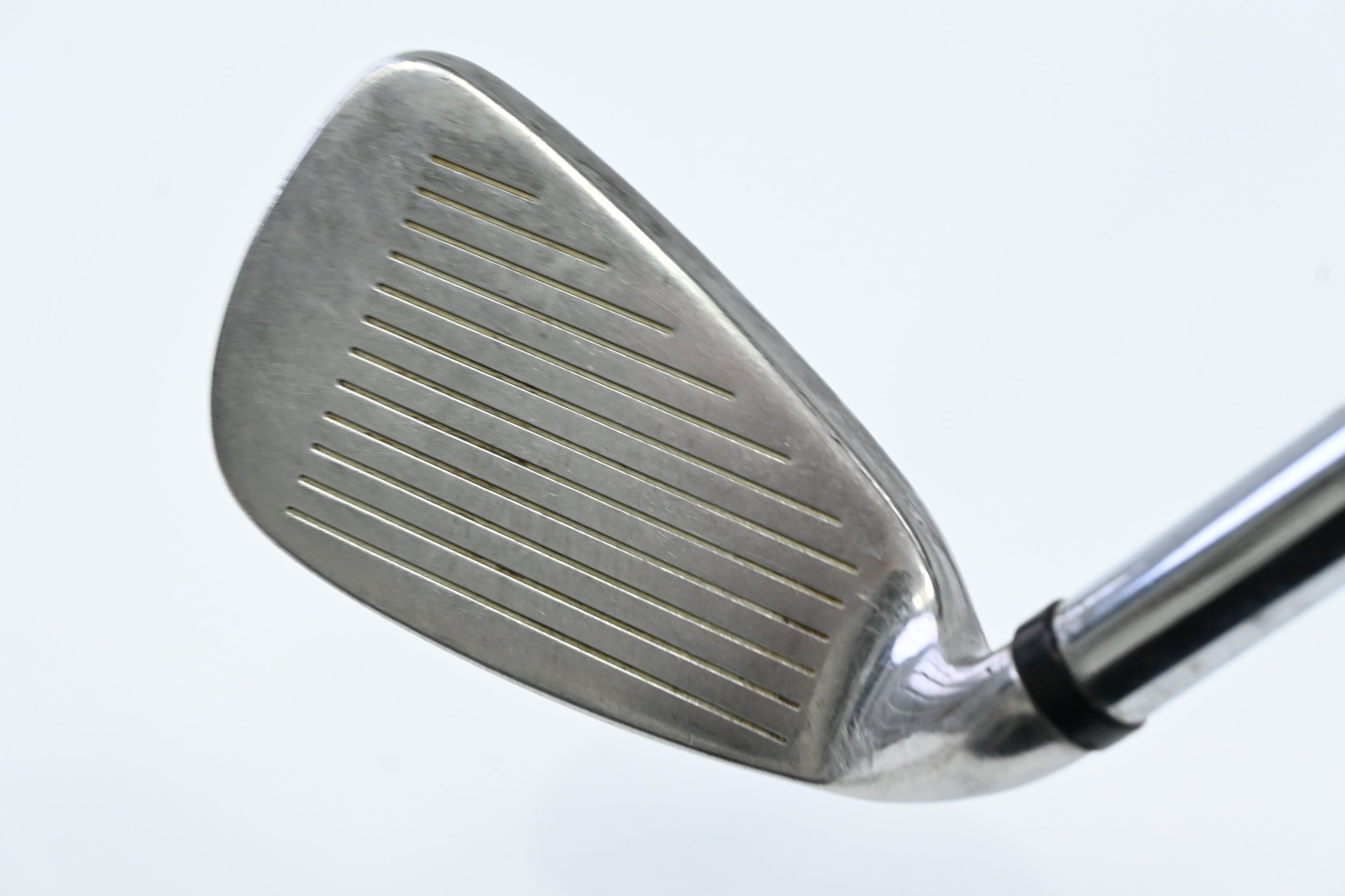 Wilson Deep Red #4 Iron / 24 Degree / Regular Flex Wilson Fat Shaft