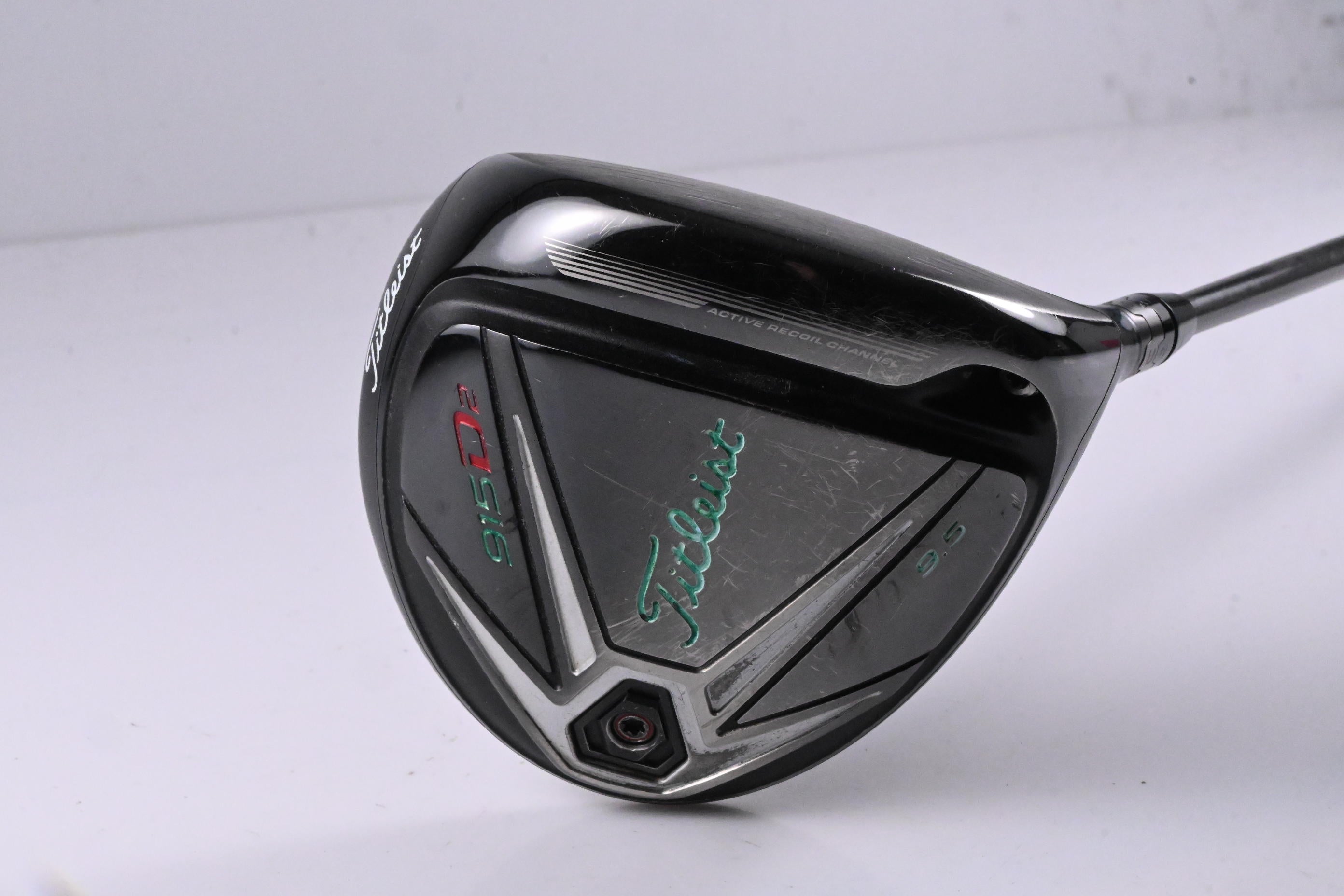 Titleist 915 D2 Driver / 9.5 Degree / Stiff Flex Aldila RIP 60 Shaft