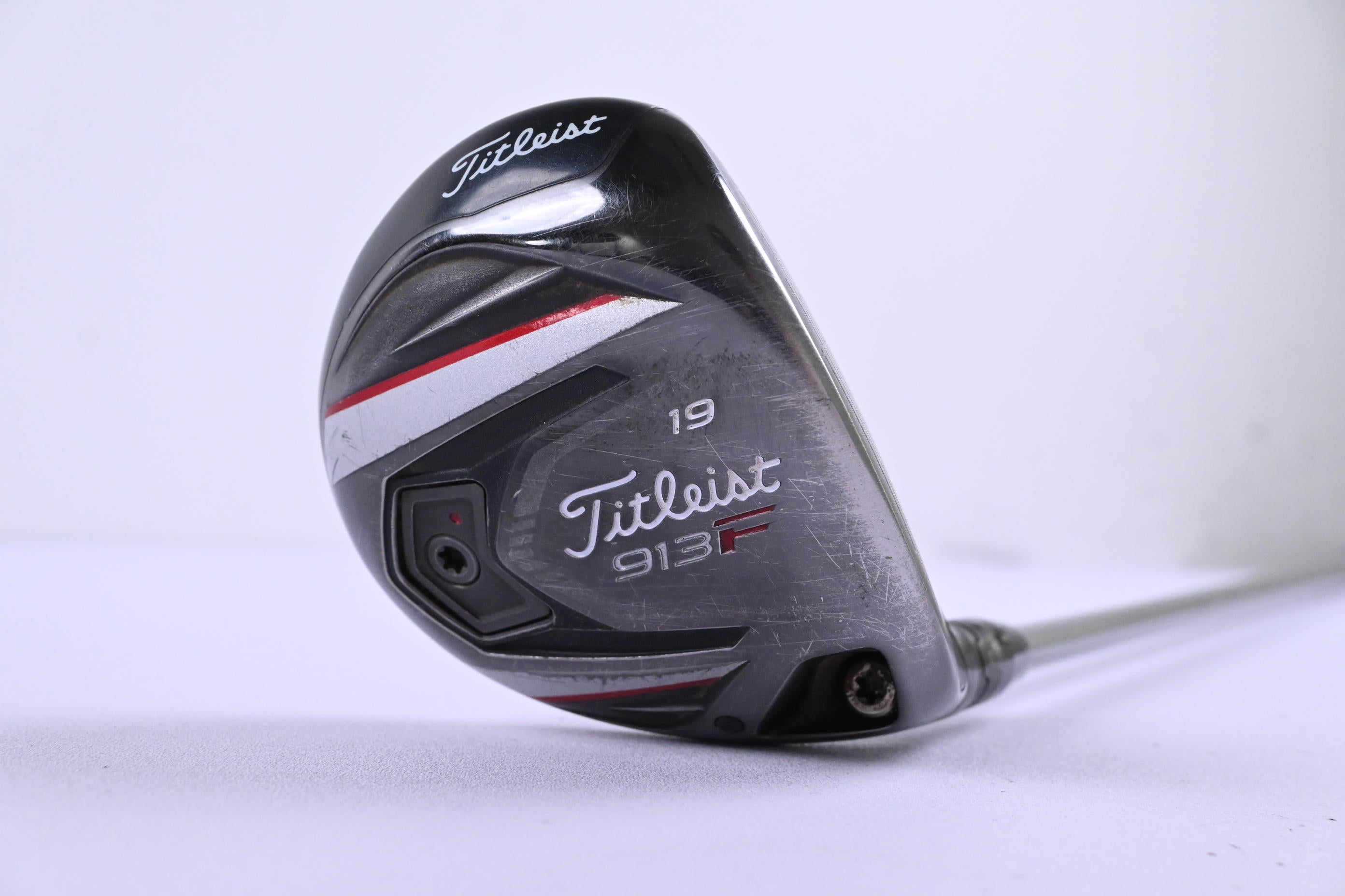 Titleist 913 F #5 Wood / 19 Degree / Regular Flex Diamana Red M+ 60 Shaft