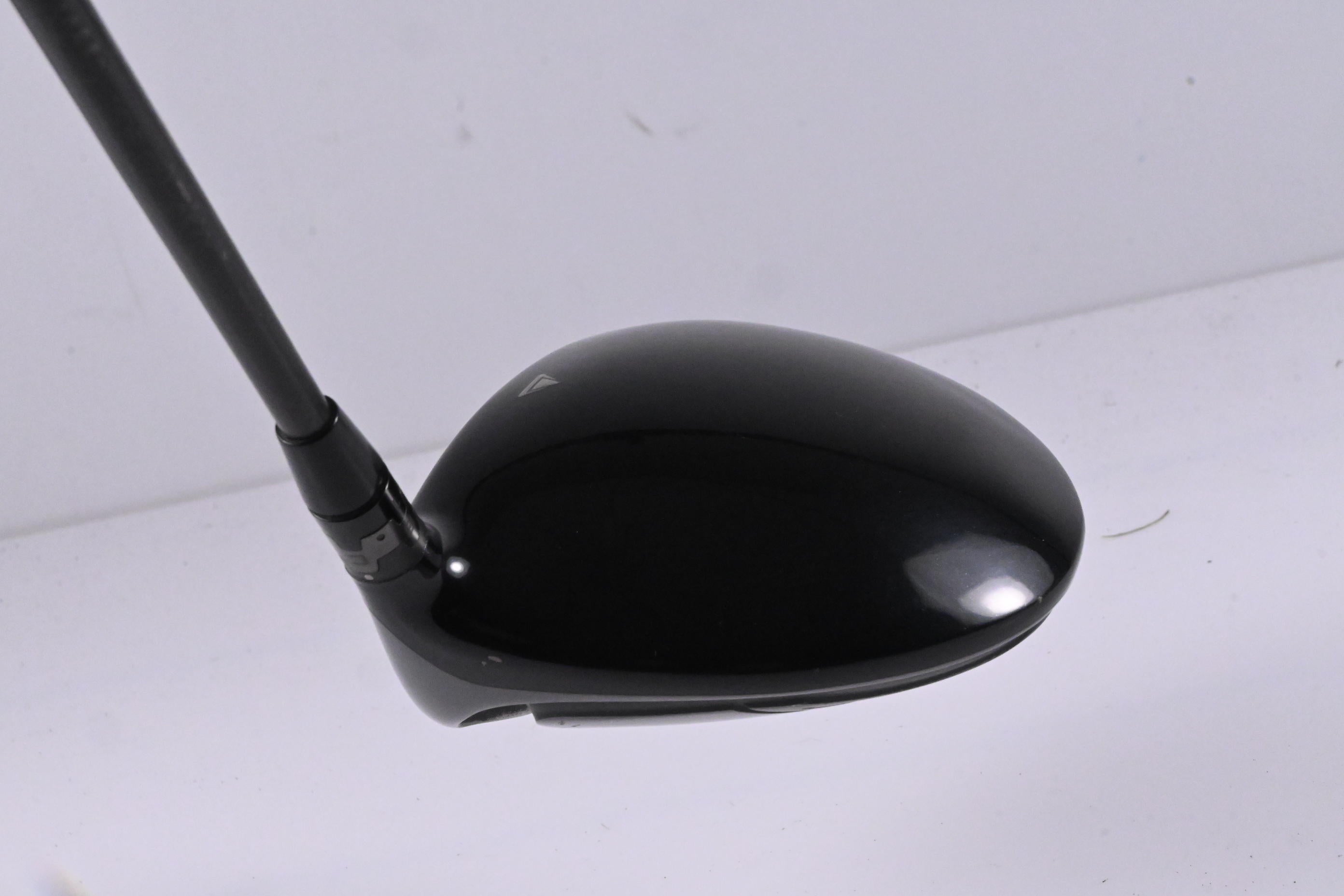 Titleist 915 D2 Driver / 9.5 Degree / Stiff Flex Aldila RIP 60 Shaft