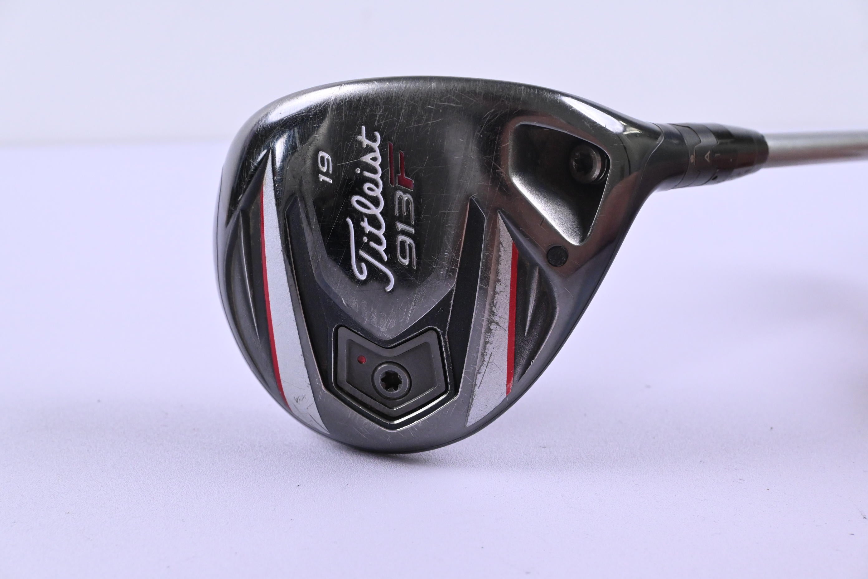 Titleist 913 F #5 Wood / 19 Degree / Regular Flex Diamana Red M+ 60 Shaft