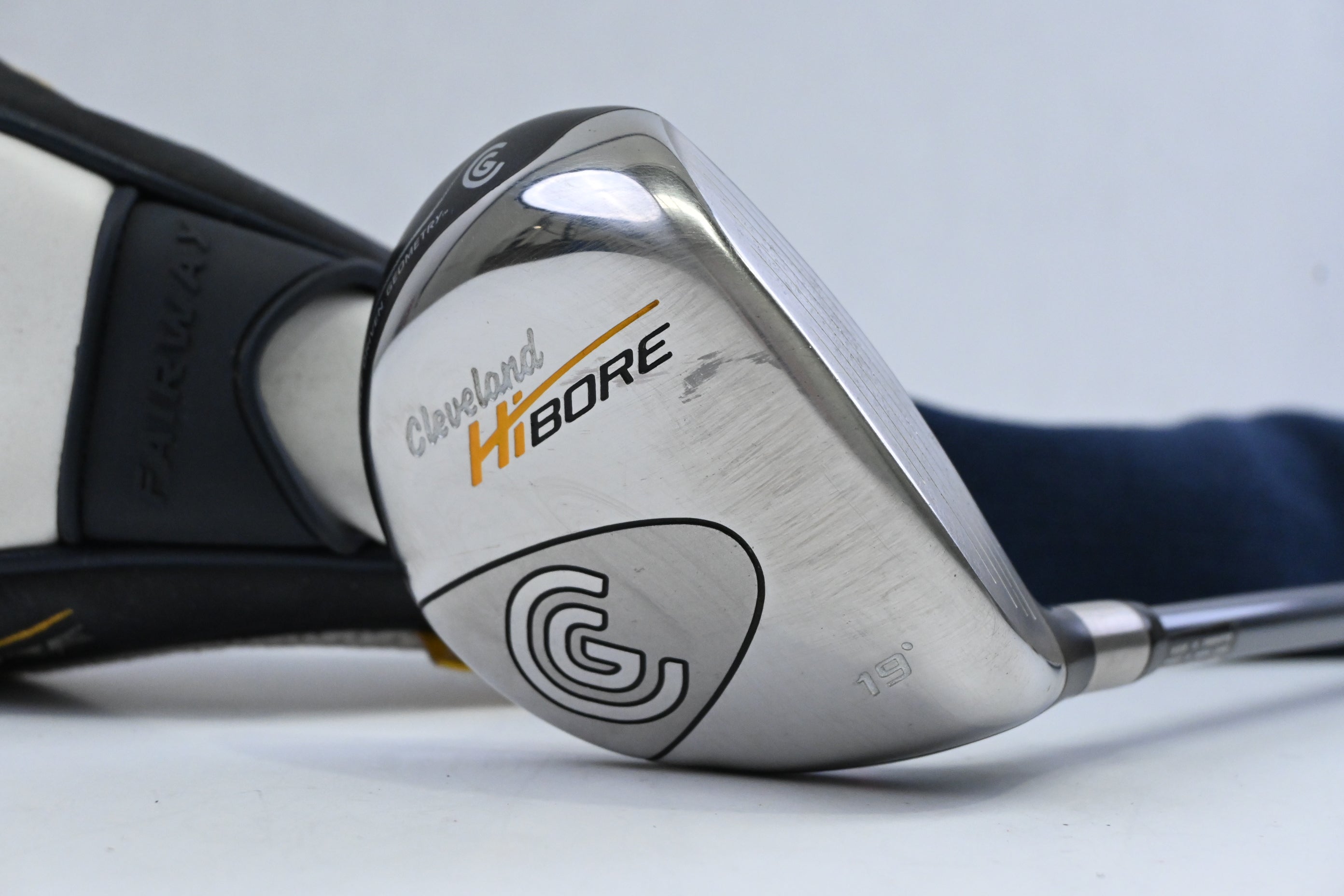 Cleveland HiBore #3 Hybrid / 19 Degree / Regular Flex Fujikura 55 Shaft