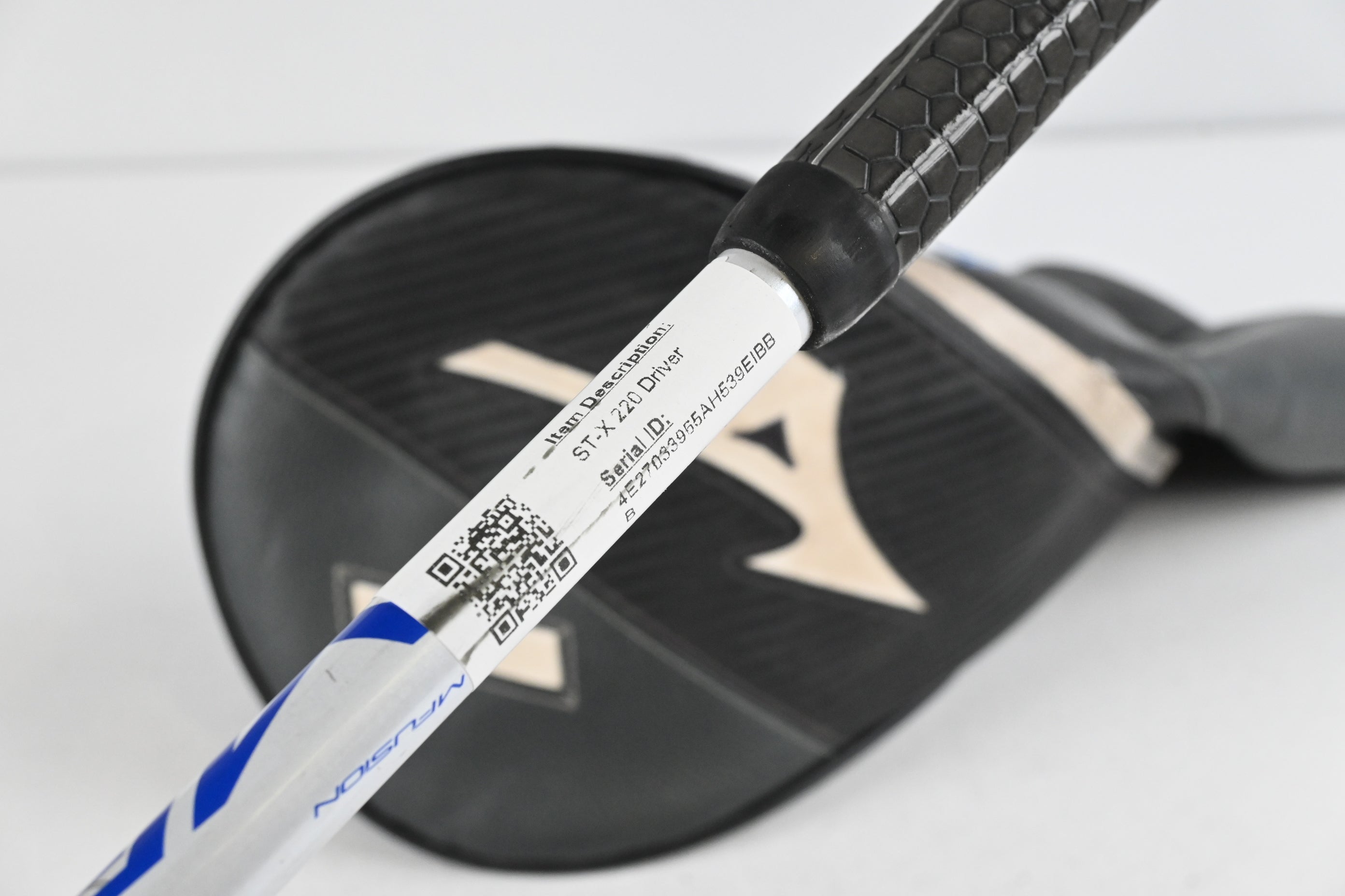 Mizuno ST-X 220 Driver (2022) / 10.5 Degree / Regular Flex MFusion 039 Shaft