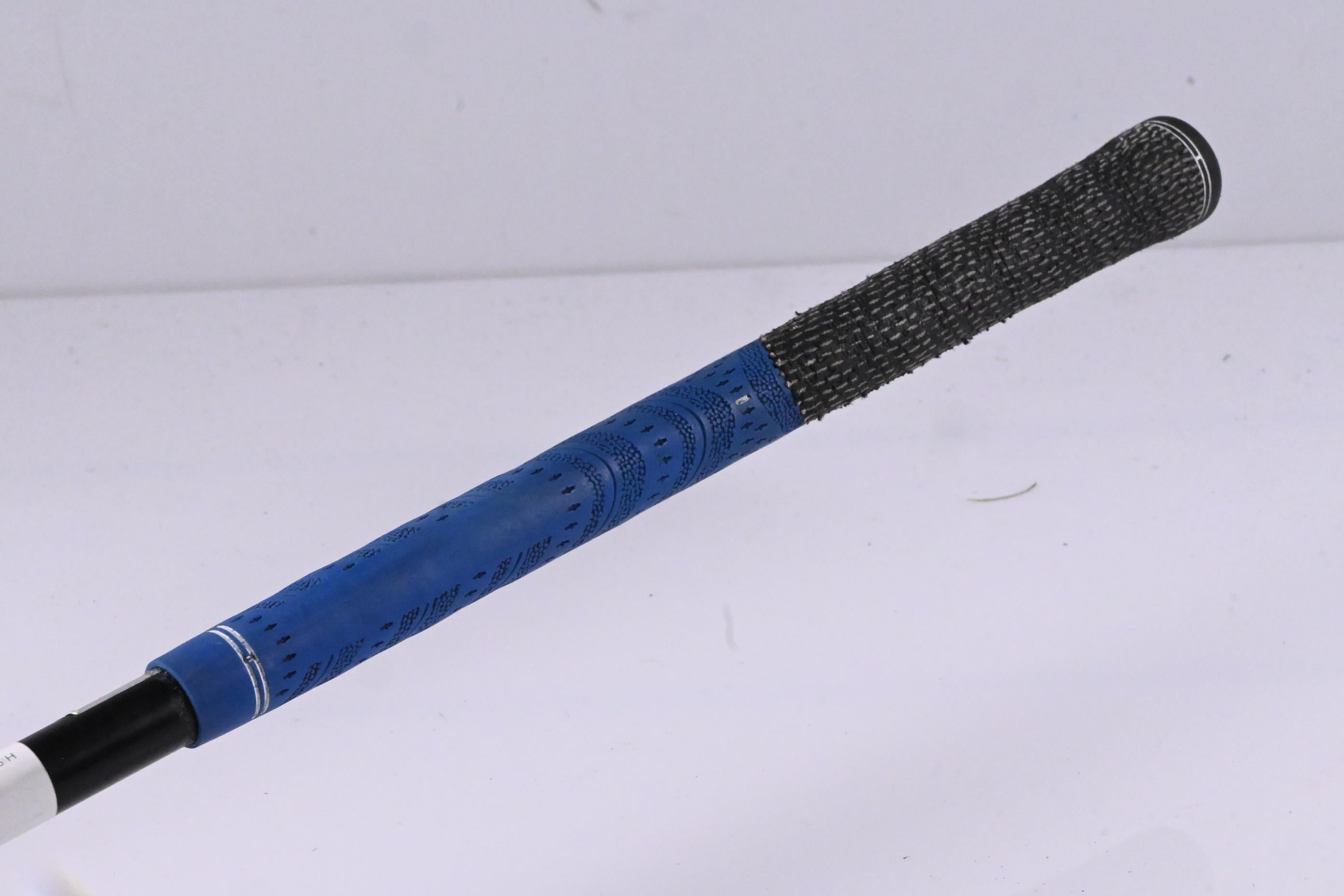 Titleist 915 D2 Driver / 9.5 Degree / Stiff Flex Aldila RIP 60 Shaft