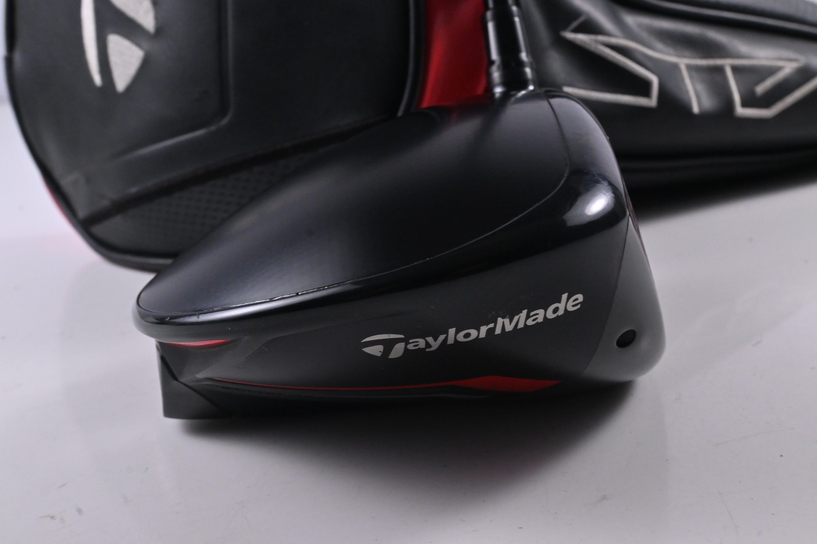 Taylormade Stealth Driver / 9 Degree / Regular Flex HZRDUS Smoke Red RDX 60