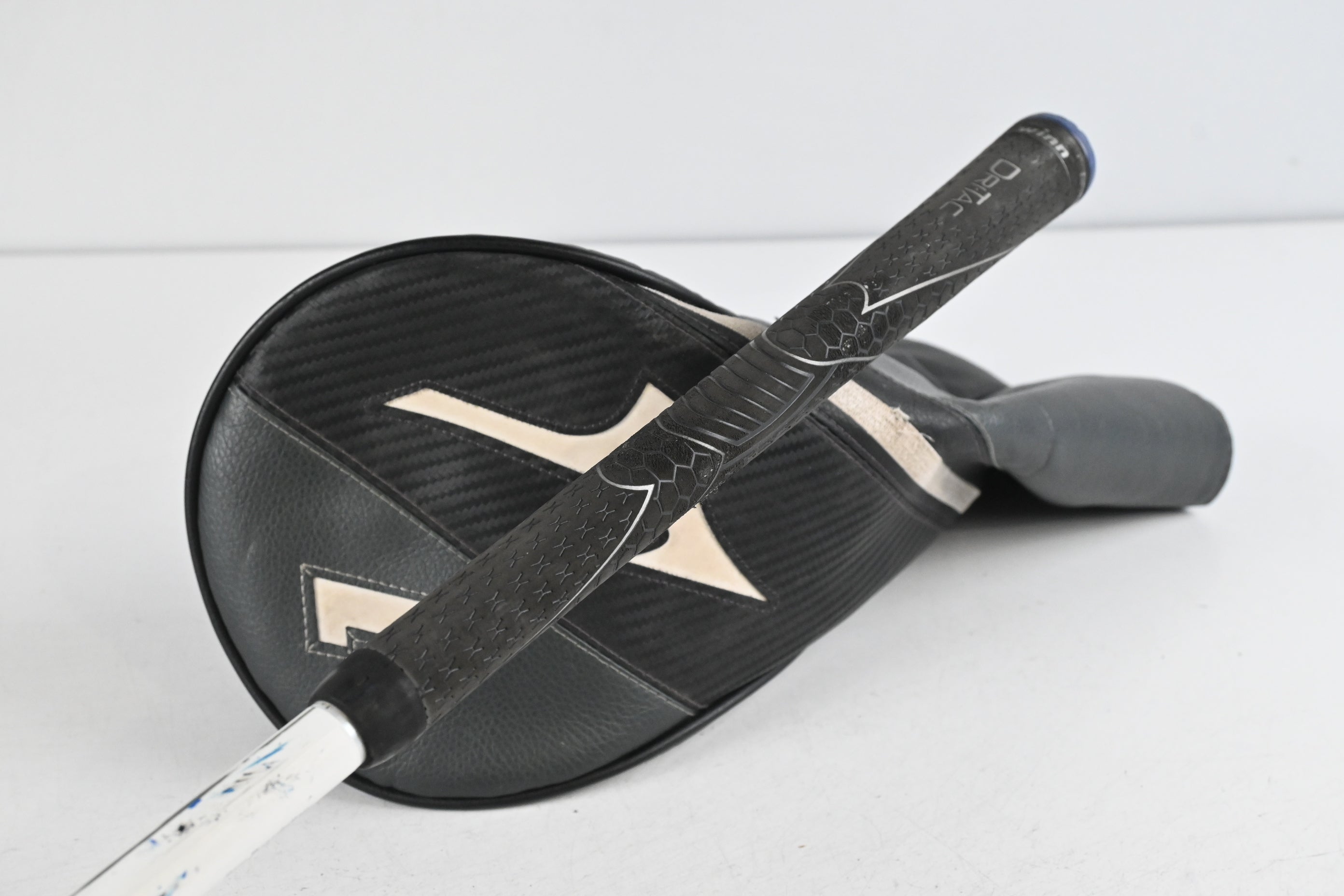 Mizuno ST-X 220 Driver (2022) / 10.5 Degree / Regular Flex MFusion 039 Shaft