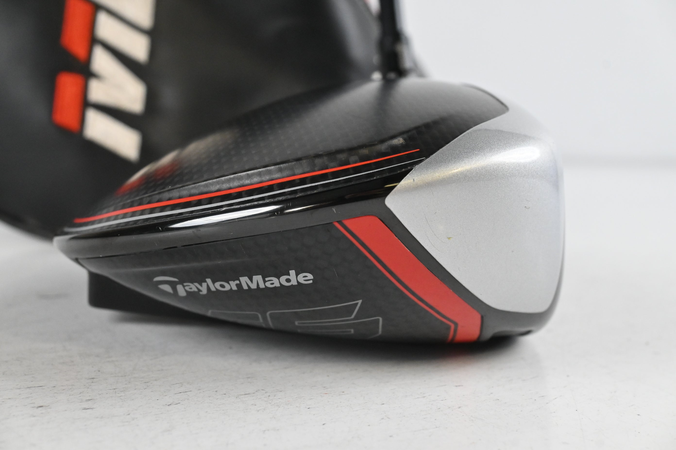 Taylormade M6 D-Type Driver / 9 Degree / Stiff Flex Fujikura Atmos Black 6