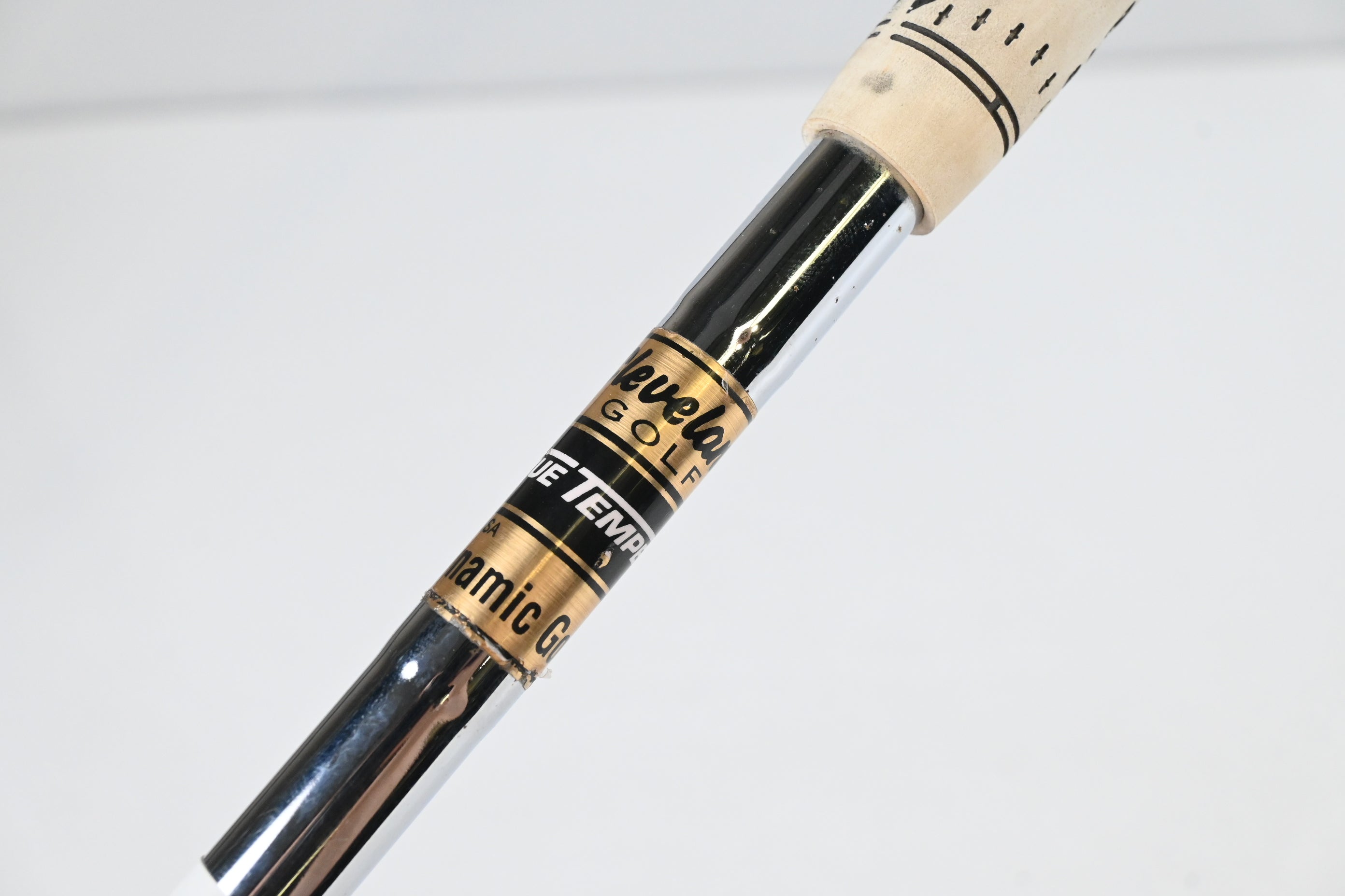 Cleveland 588 Tour Action Lob Wedge / 60 Degree / Stiff Flex Dynamic Gold Shaft